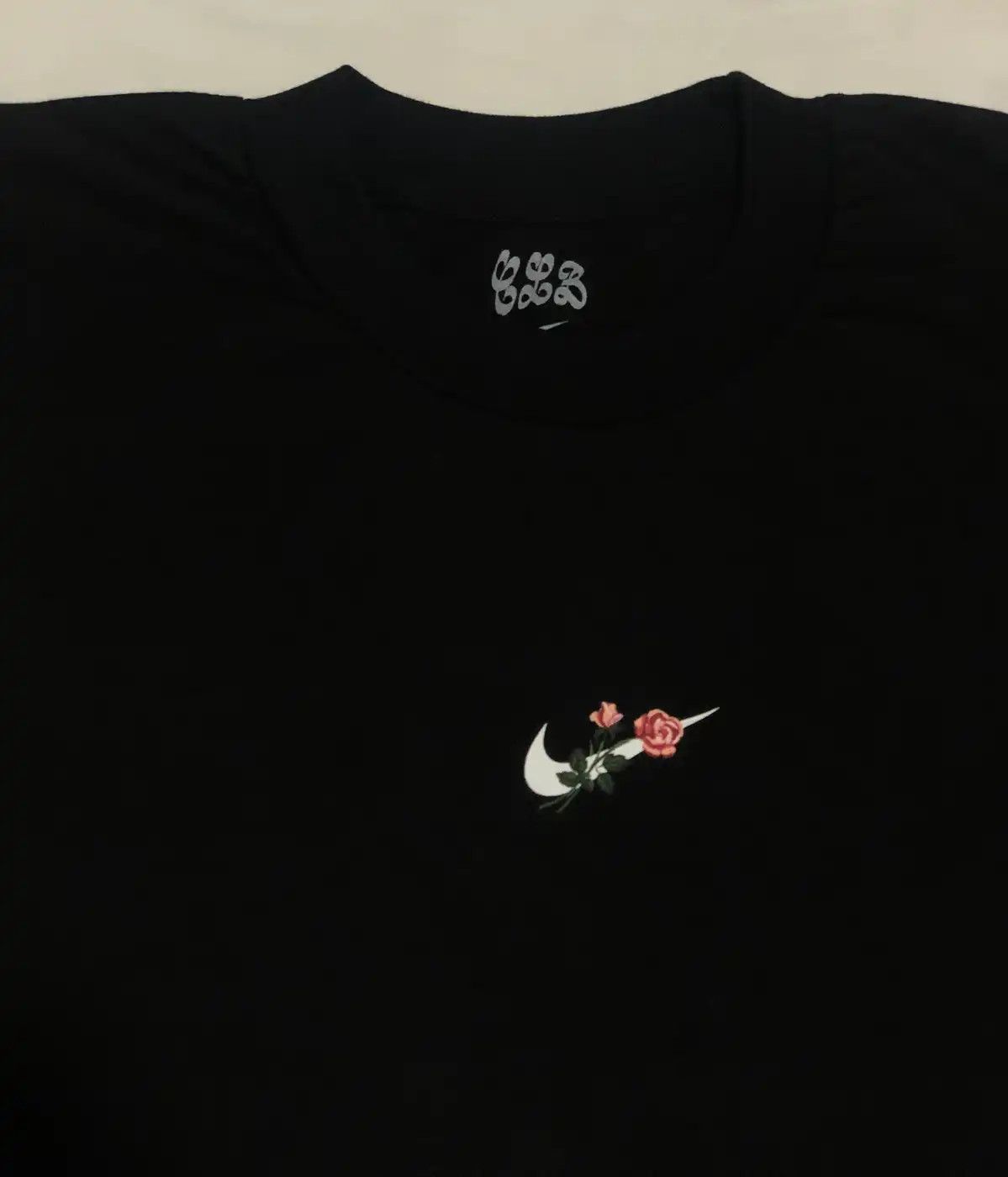 Drake ✅🌷Rose Swooch Certified Lover Boy X Nike Exclusive Album Te Size US M / EU 48-50 / 2 - 3 Thumbnail