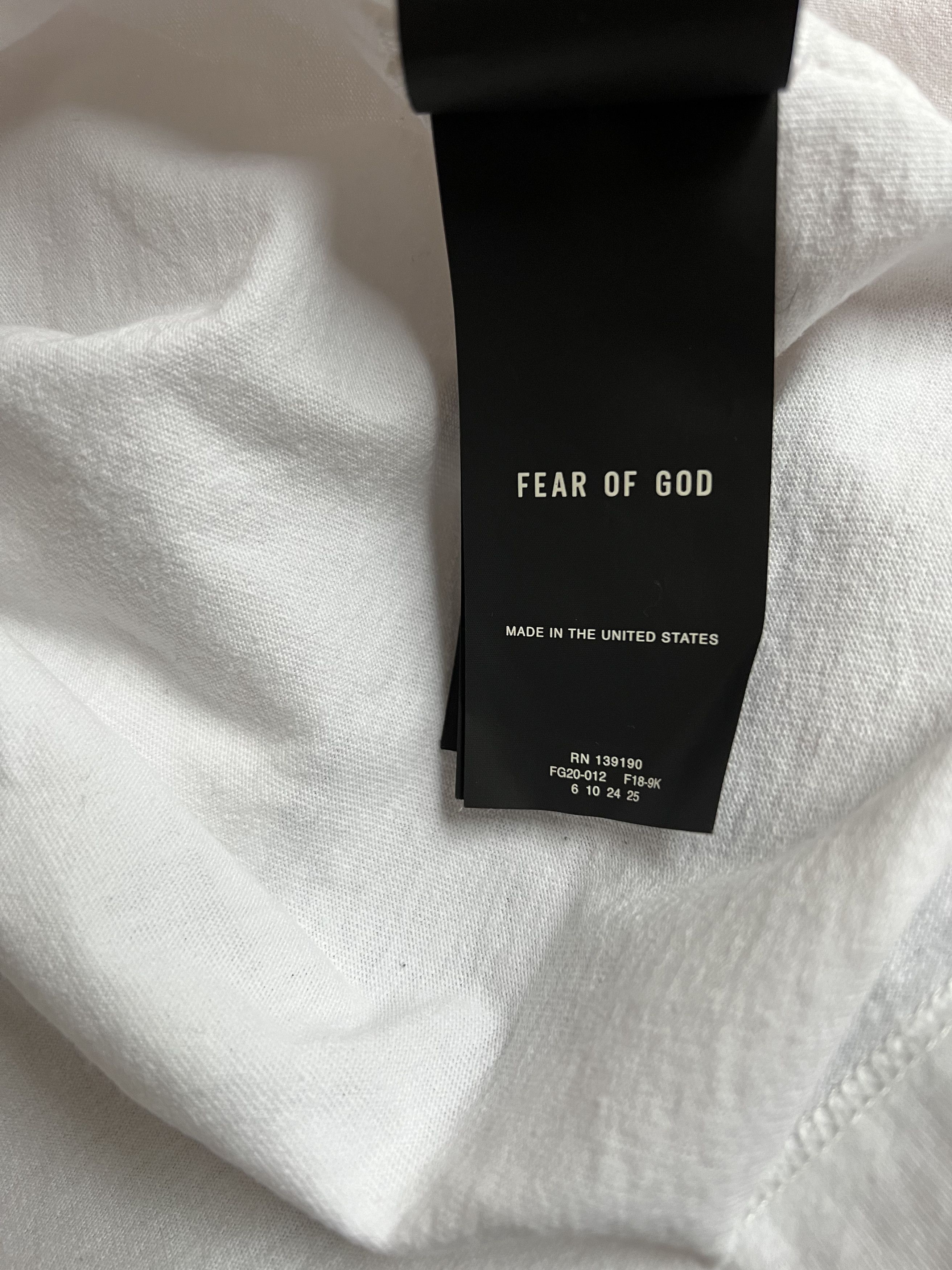 Fear of God Fear of God SIXTH COLLECTION White Tshirt sz L Size US L / EU 52-54 / 3 - 15 Thumbnail