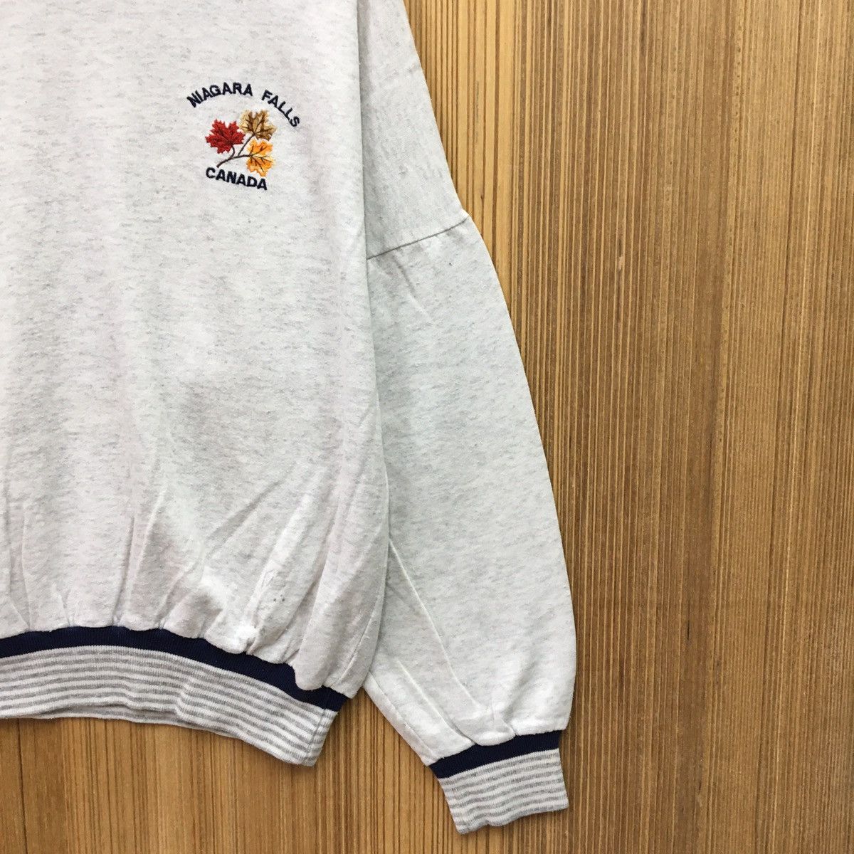 Vintage Vintage Niagara Falls Crewneck Crop Sweatshirt Size S / US 4 / IT 40 - 5 Thumbnail