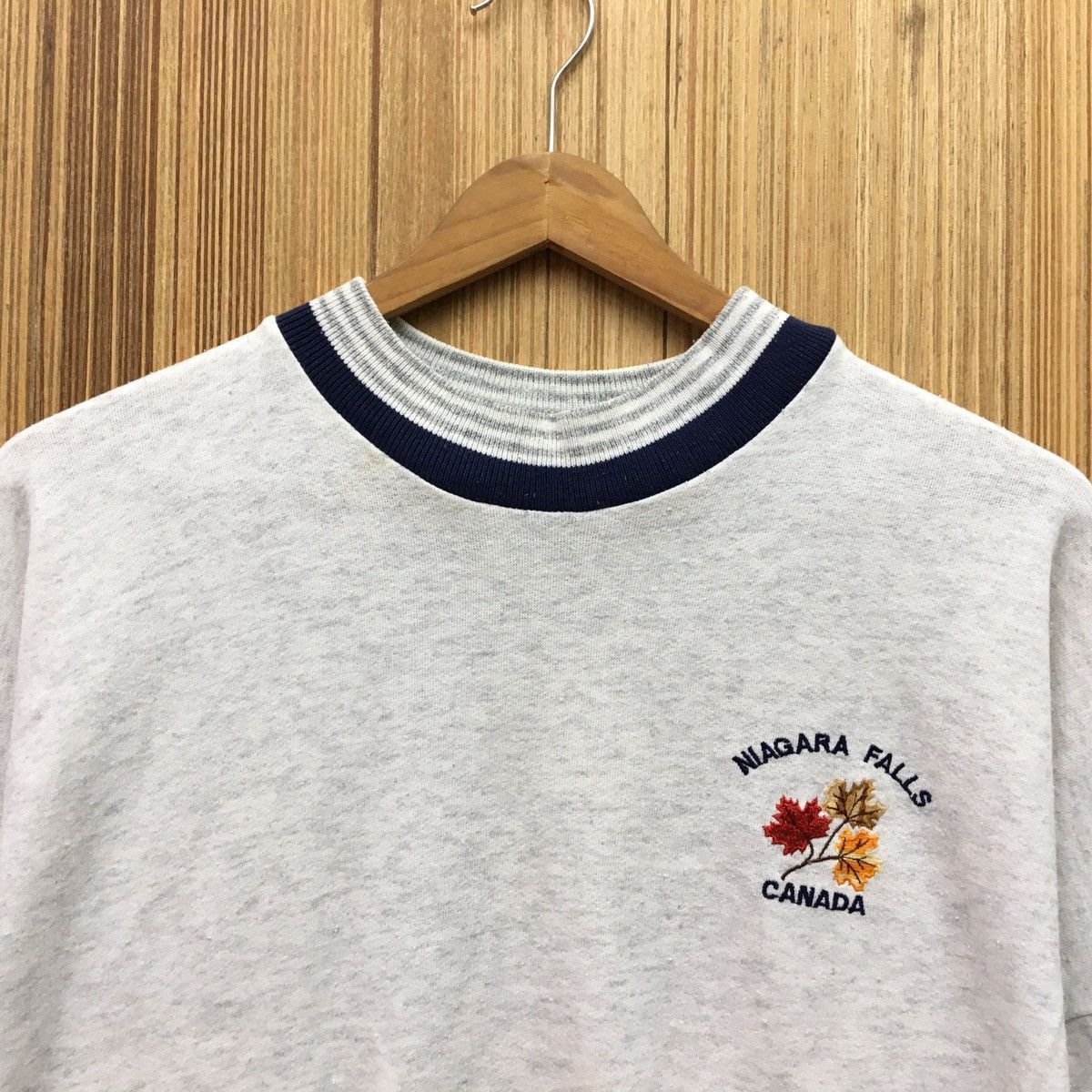 Vintage Vintage Niagara Falls Crewneck Crop Sweatshirt Size S / US 4 / IT 40 - 4 Thumbnail