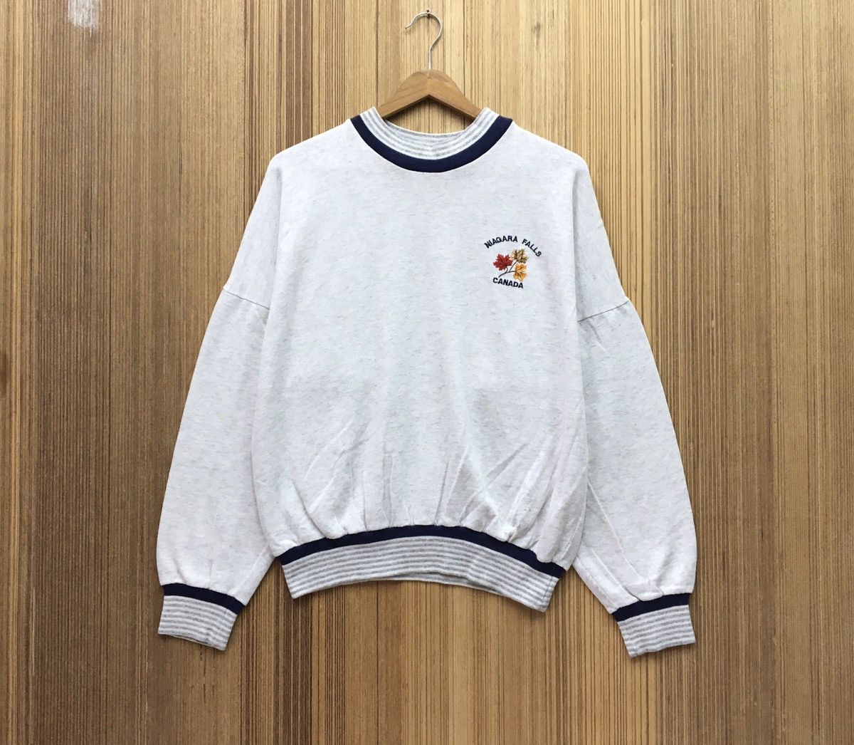 Vintage Vintage Niagara Falls Crewneck Crop Sweatshirt Size S / US 4 / IT 40 - 2 Thumbnail