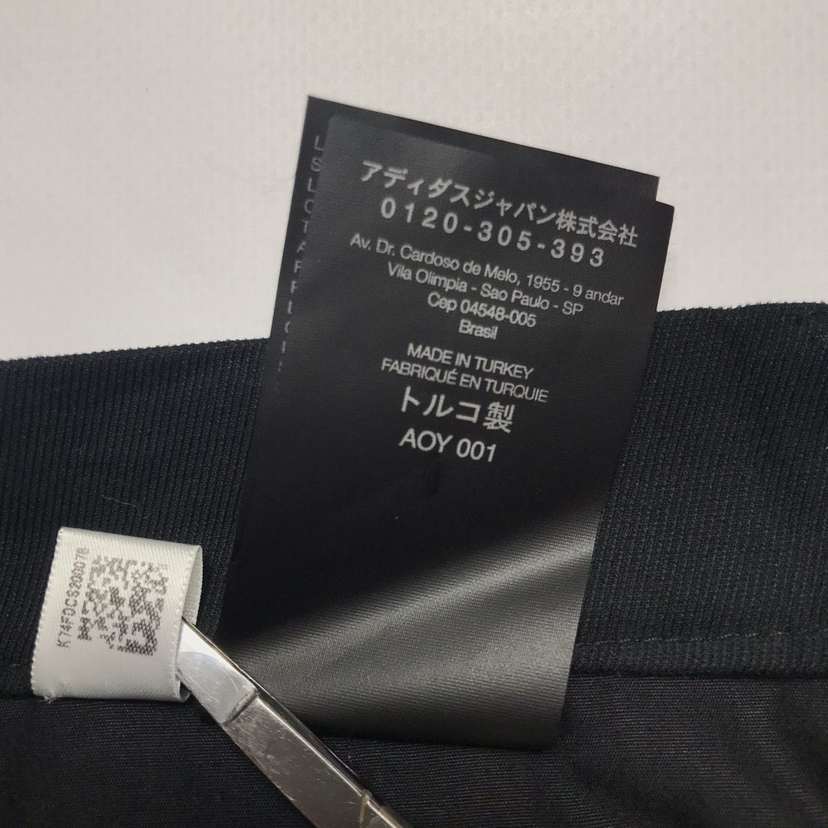 Yohji Yamamoto Y-3 Yohji Yamamoto cropped pants Size US 30 / EU 46 - 12 Thumbnail