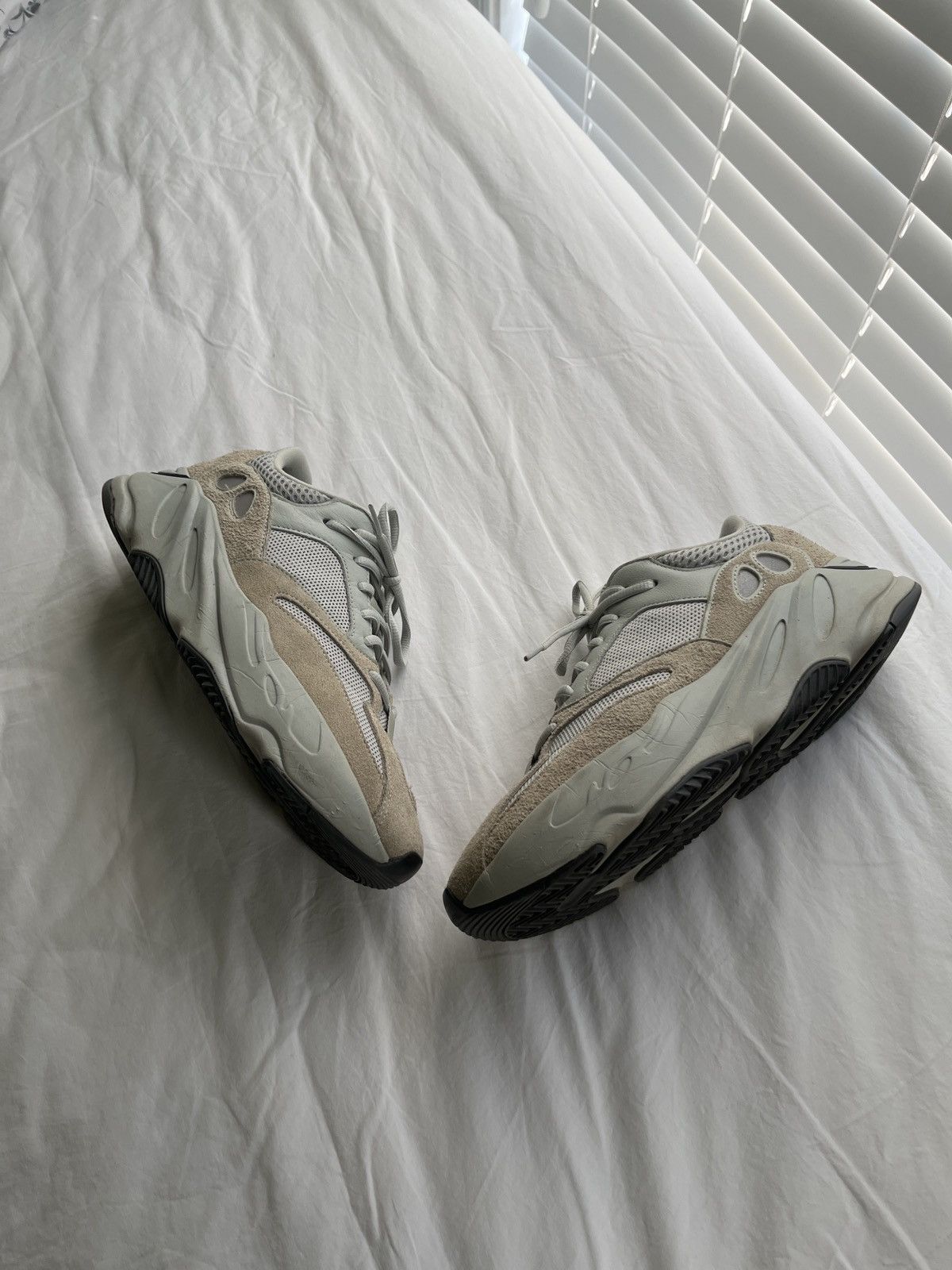 Adidas × Kanye West Yeezy 700 Salt Size US 9 / EU 42 - 1 Thumbnail