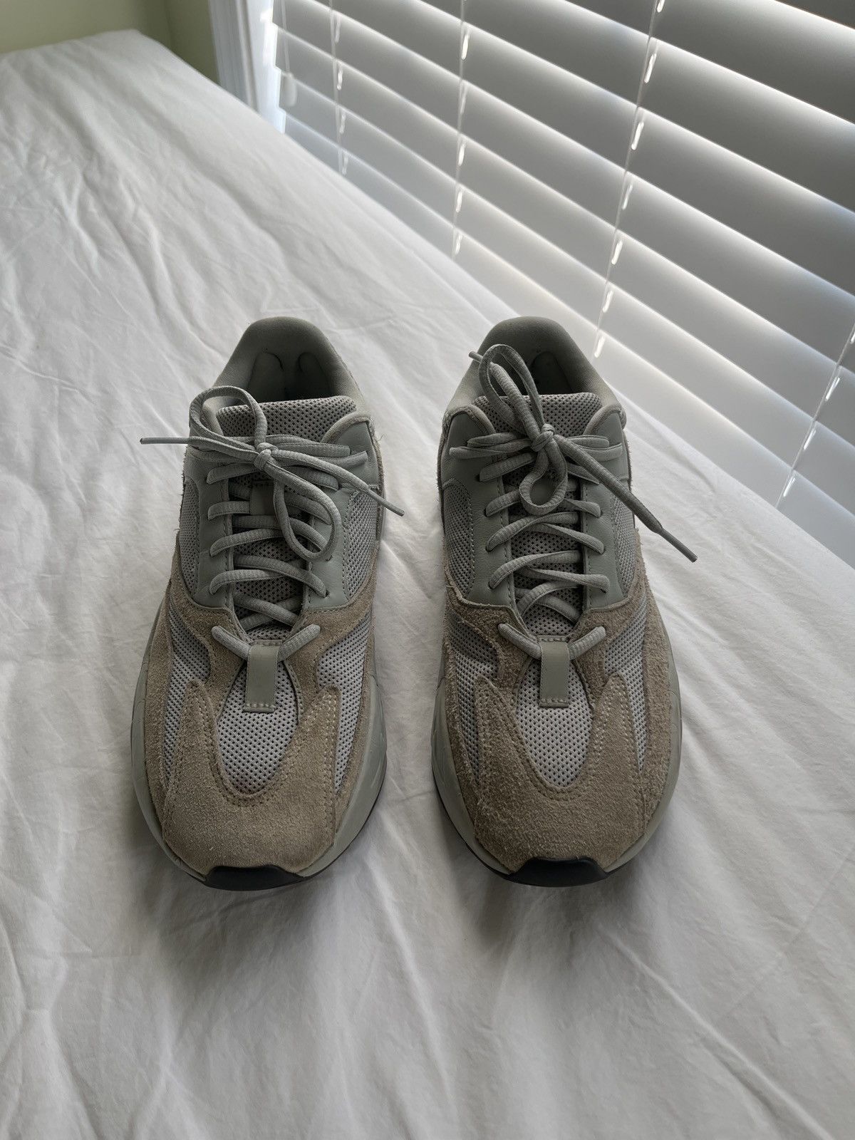 Adidas × Kanye West Yeezy 700 Salt Size US 9 / EU 42 - 3 Thumbnail