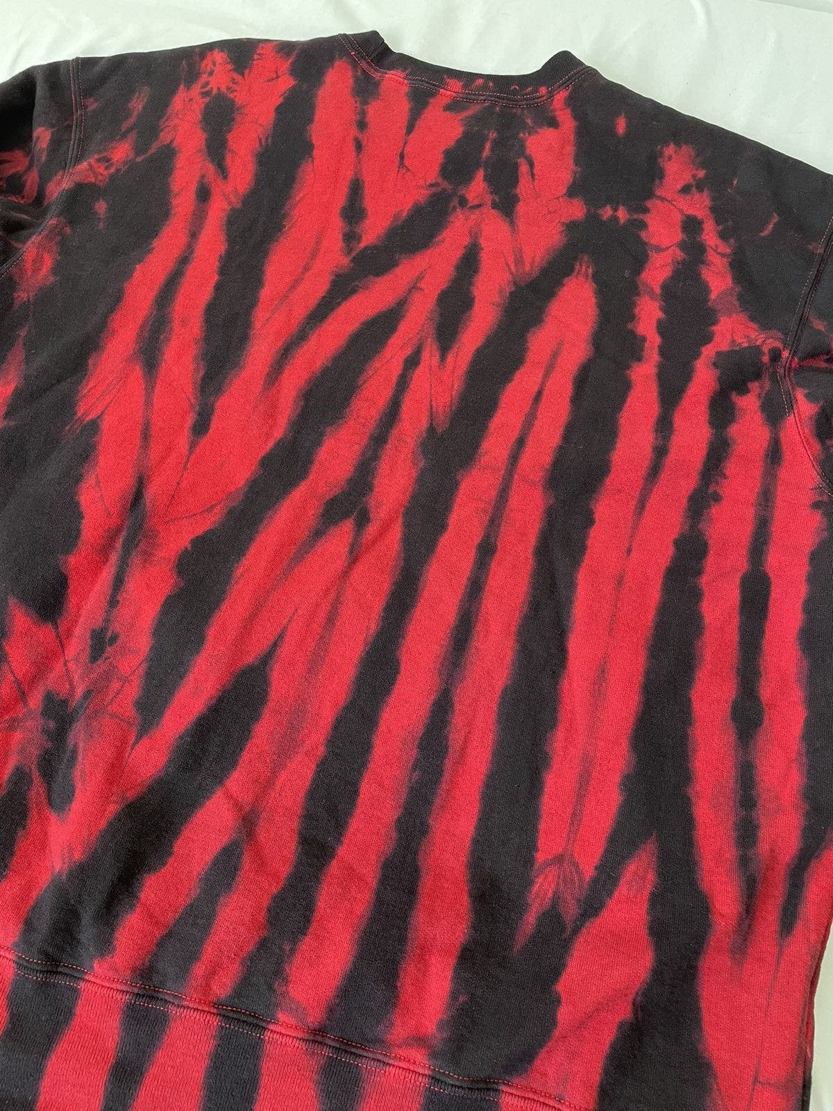 Supreme Supreme Small Box Crewneck Red Tie Dye Size US L / EU 52-54 / 3 - 8 Thumbnail