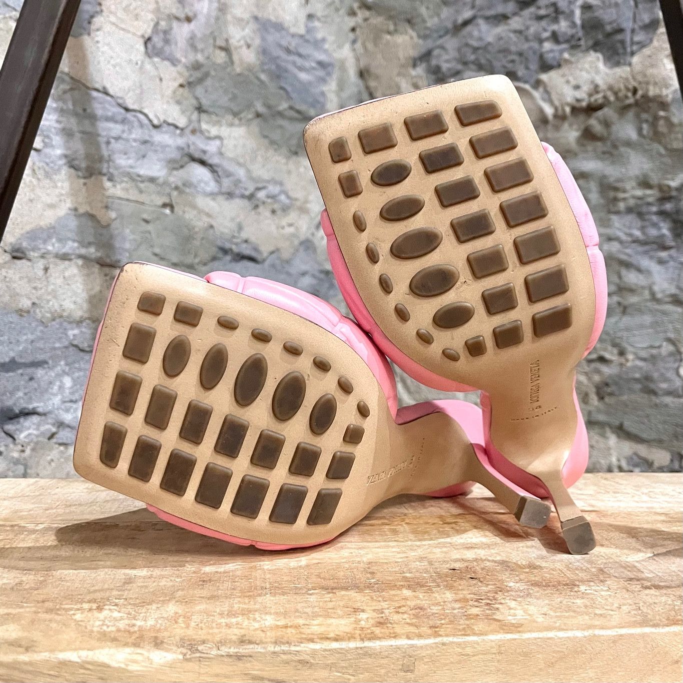 Bottega Veneta Bottega Veneta Pink Leather The Rubber Lido Heeled Sandals Size US 8 / IT 38 - 9 Thumbnail