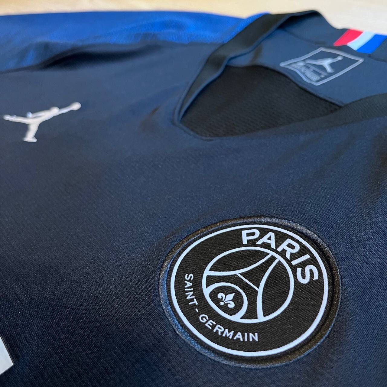 Jordan Brand × Nike PSG/PARIS SAINT-GERMAIN JORDAN NIKE 2019/20 TRAINING JERSEY Size US L / EU 52-54 / 3 - 4 Thumbnail
