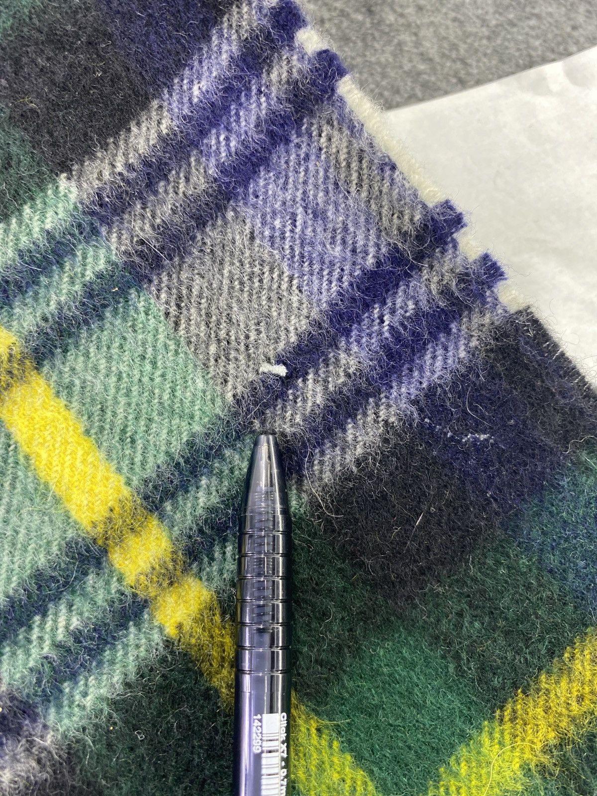 Burberry Vintage Burberry Scarf/Muffler -T088 Size ONE SIZE - 7 Thumbnail