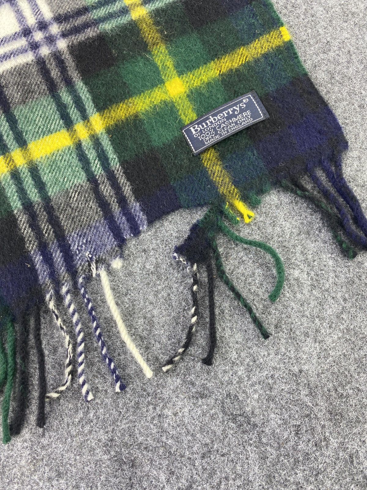 Burberry Vintage Burberry Scarf/Muffler -T088 Size ONE SIZE - 5 Thumbnail