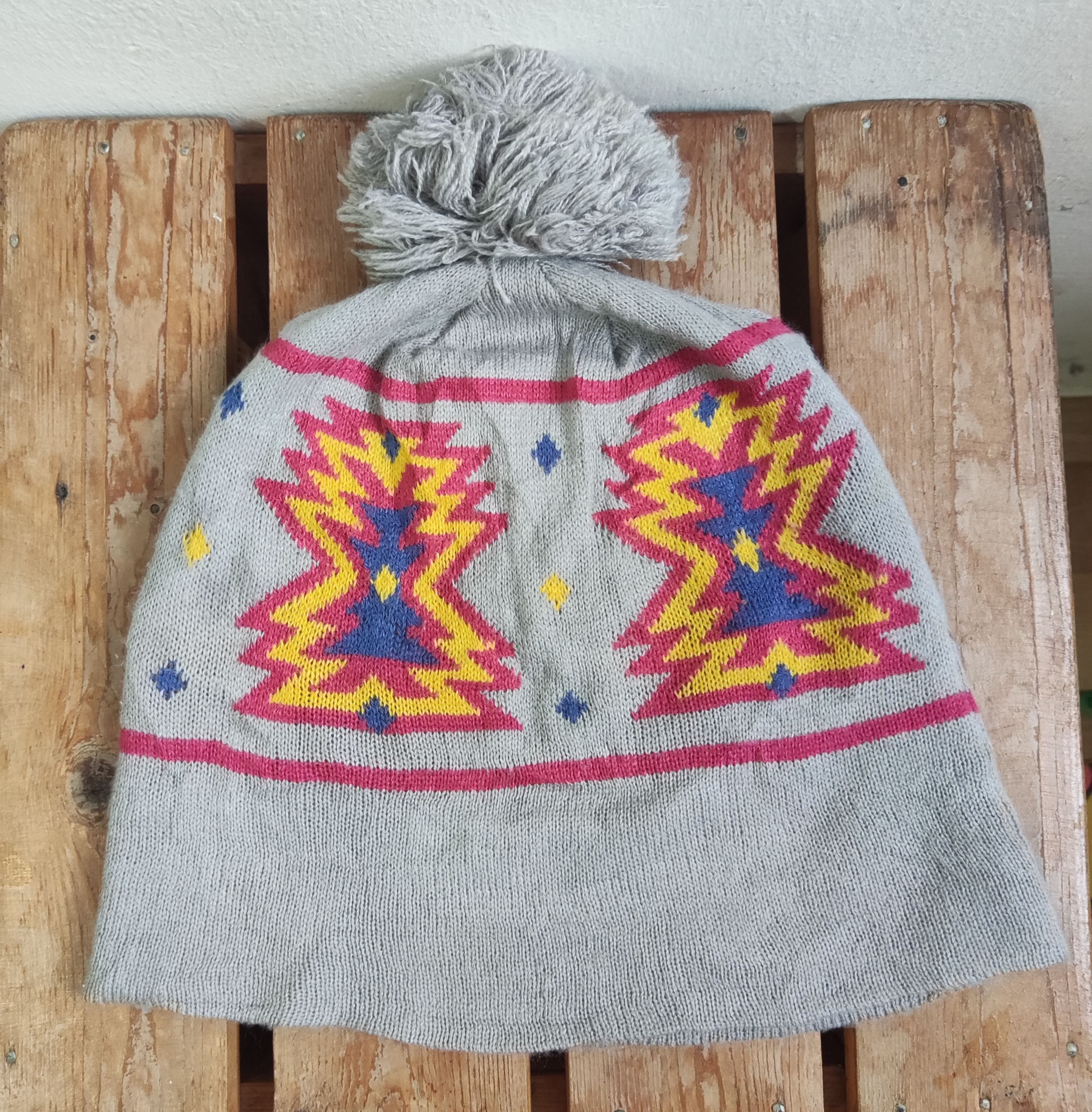 Vintage Vintage Native Pattern Pom Beanie Hat Size ONE SIZE - 1 Preview