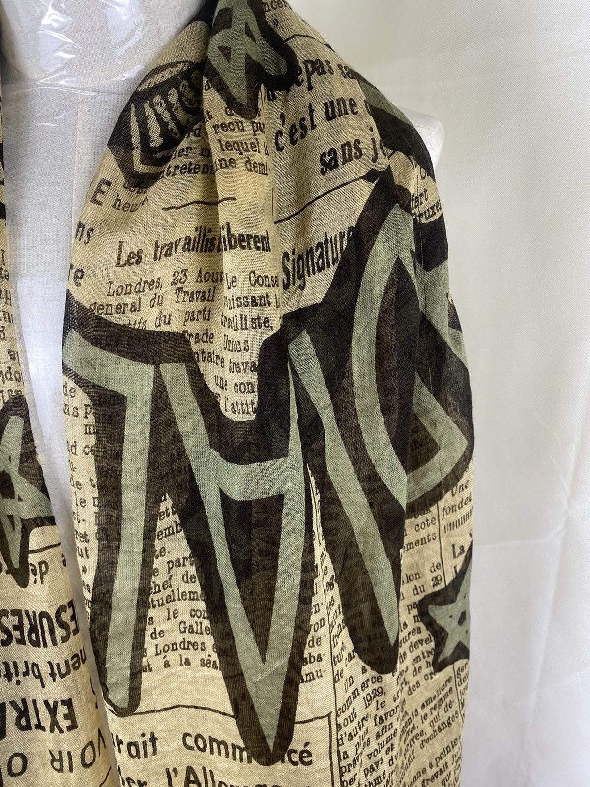 Japanese Brand Newspaper All Over Print Scarf Muffler Size ONE SIZE - 5 Thumbnail