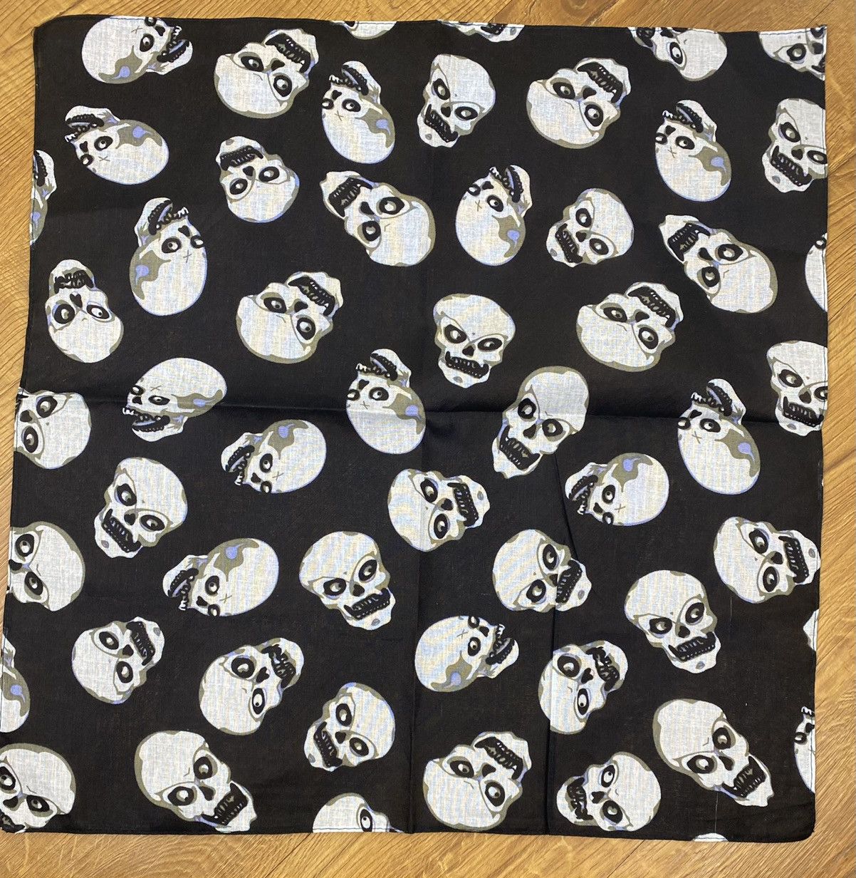 Japanese Brand Japanese Skull Scarf Handkerchief Neckerchief Bandana Size ONE SIZE - 2 Thumbnail