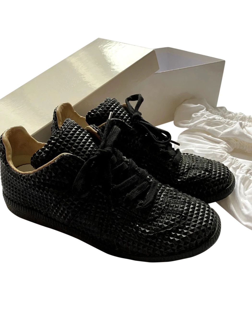 Maison Margiela ⚡️QUICK SALE⚡️Maison Margiela Spike Black Replica Low Size US 7 / IT 37 - 2 Thumbnail