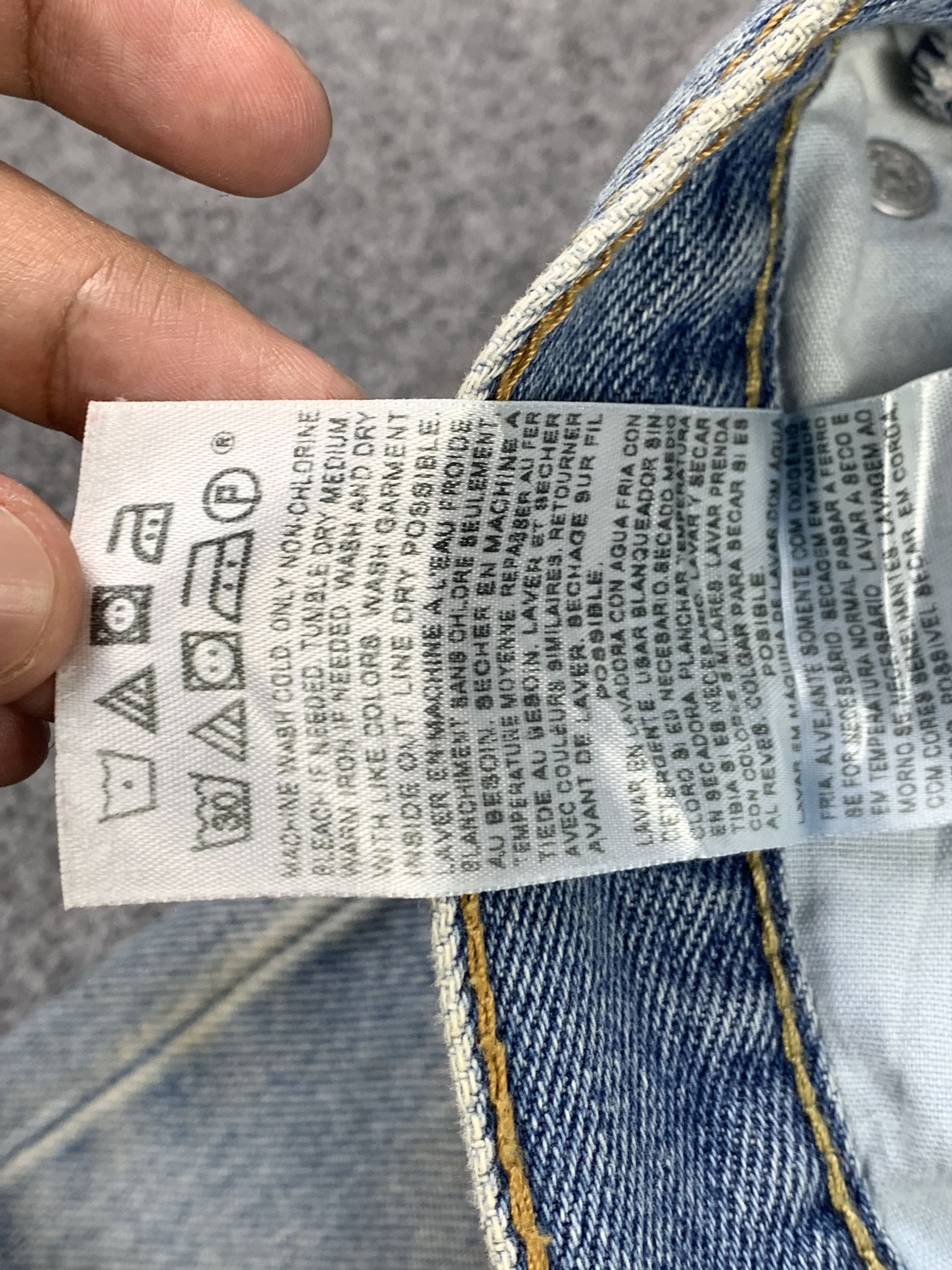 Levi's Vintage Levis 505 Light Wash Jeans DP2165 Size US 37 - 11 Thumbnail