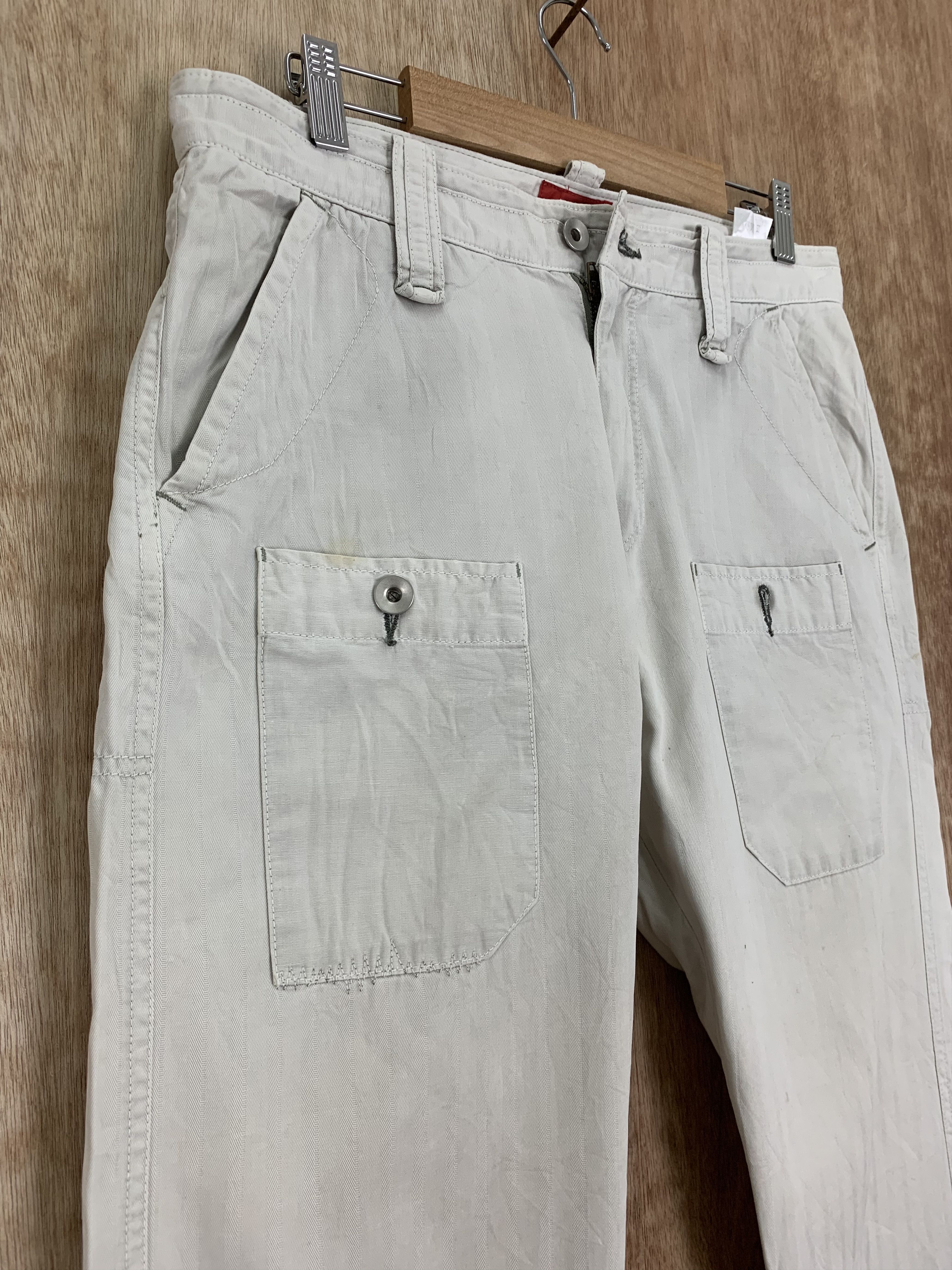 Japanese Brand Casual Bush Pants Red Button Vintage Japanese Branded Style Size US 29 - 5 Thumbnail