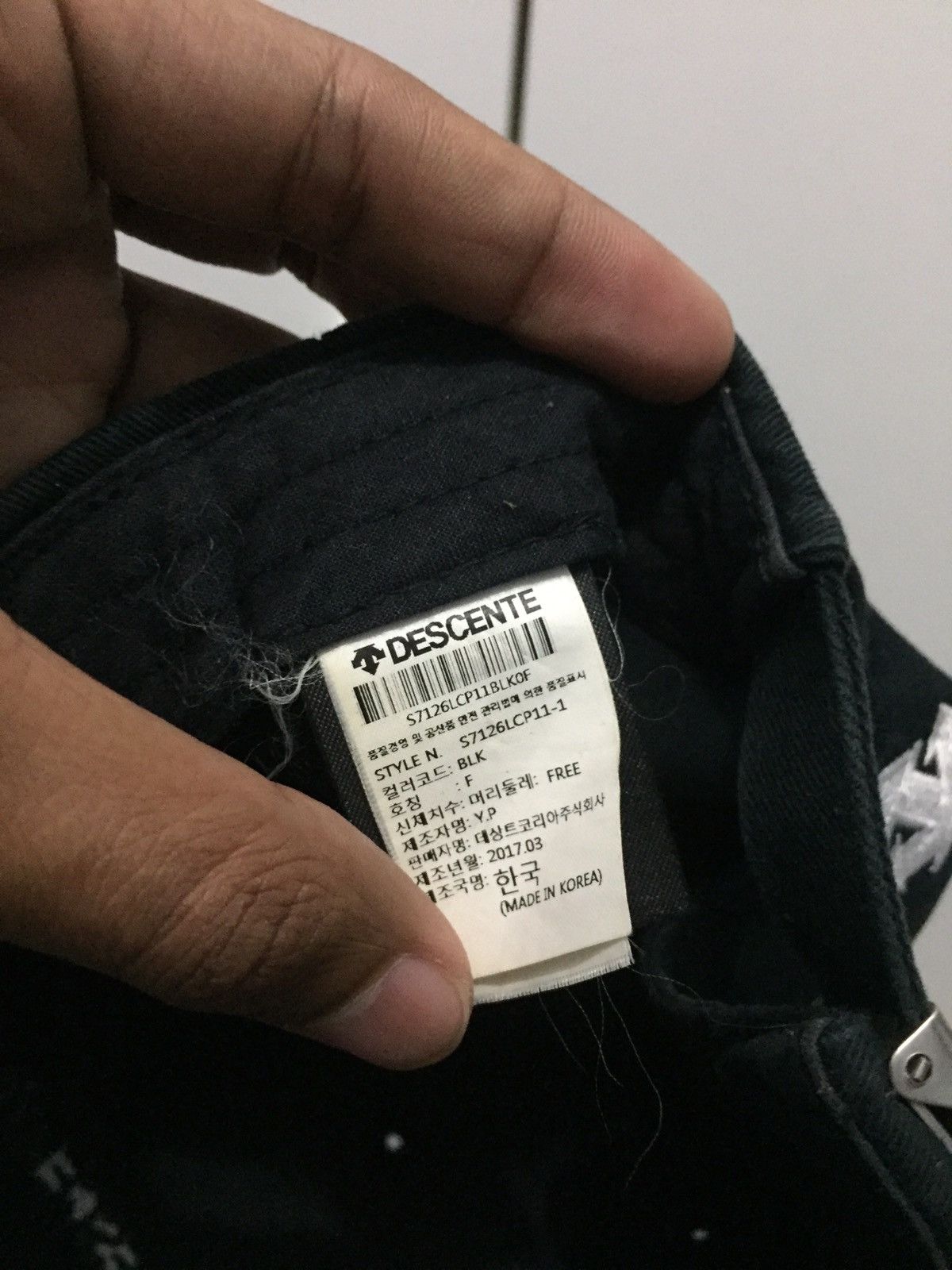 Descente Descente Black Japan Streetwear Hat Size ONE SIZE - 16 Thumbnail