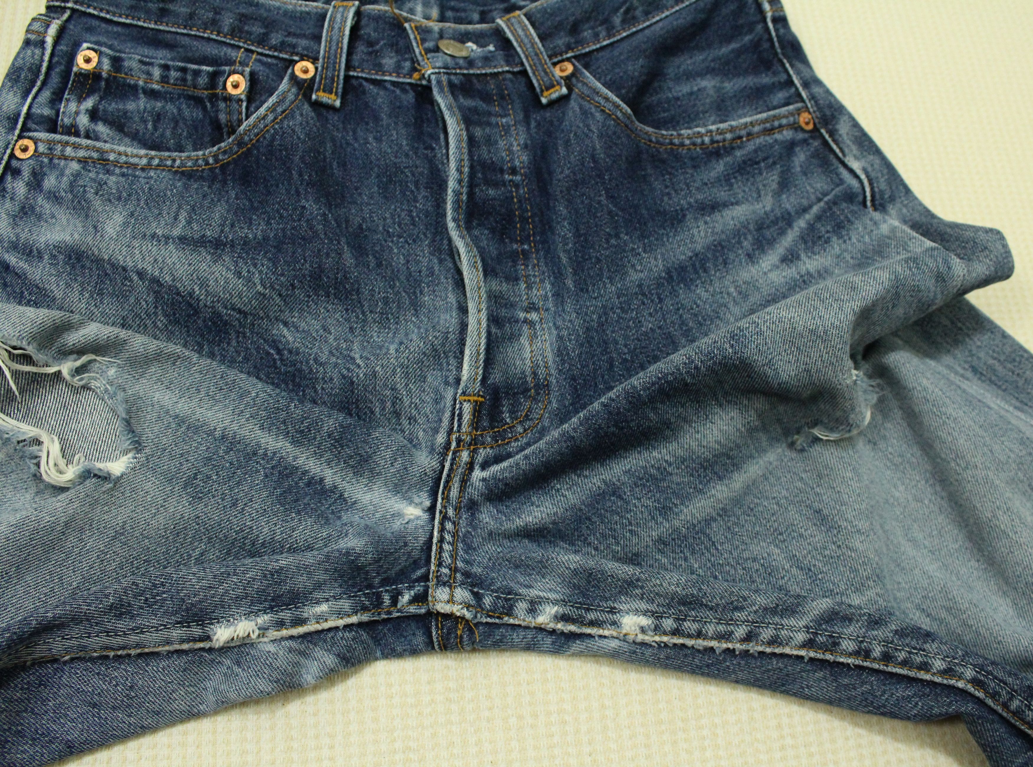 Levi's Vintage 90s LEVIS 501xx Jeans Distressed Denim Grunge 1999 Size US 32 / EU 48 - 17 Thumbnail
