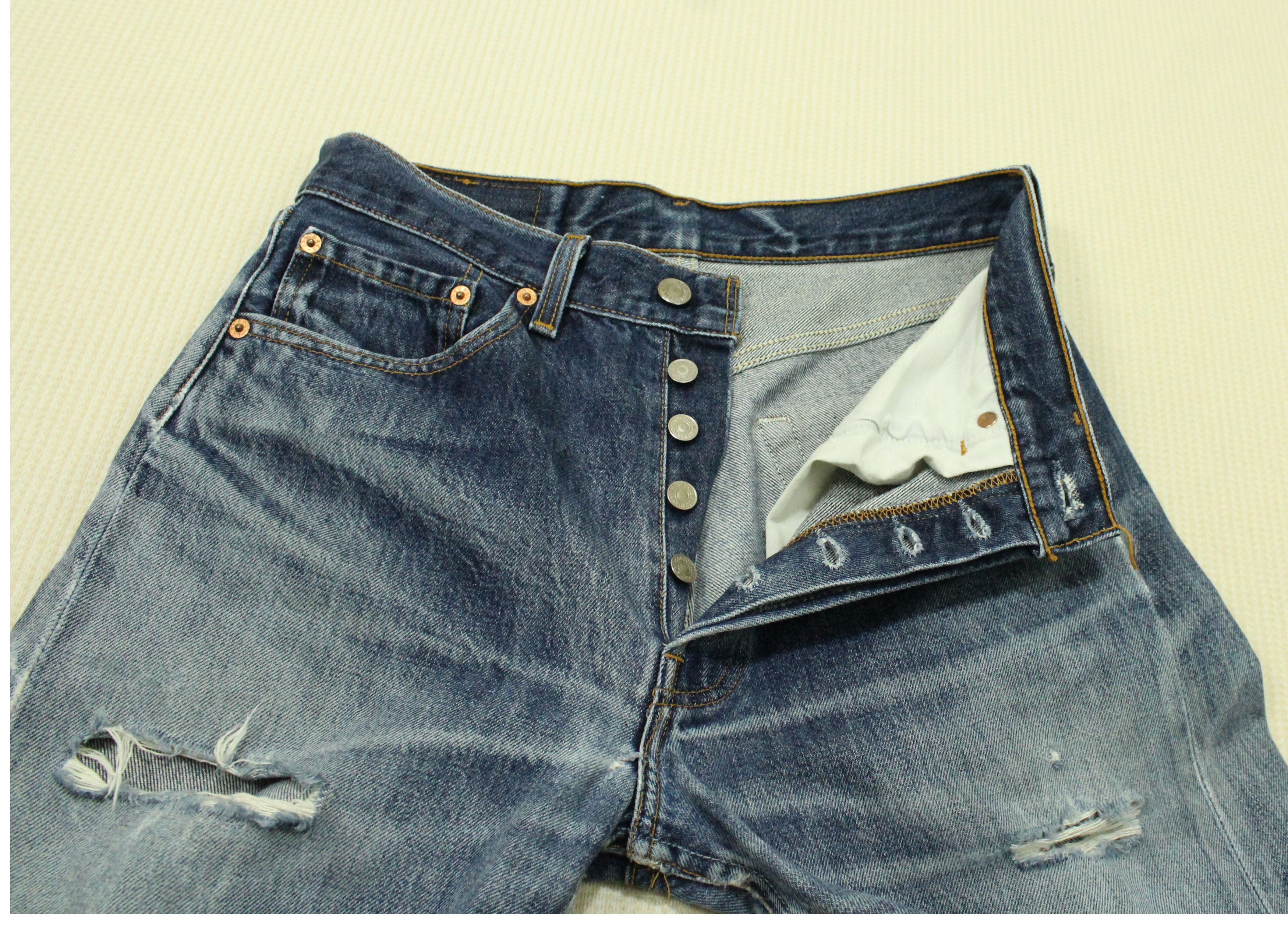 Levi's Vintage 90s LEVIS 501xx Jeans Distressed Denim Grunge 1999 Size US 32 / EU 48 - 18 Thumbnail