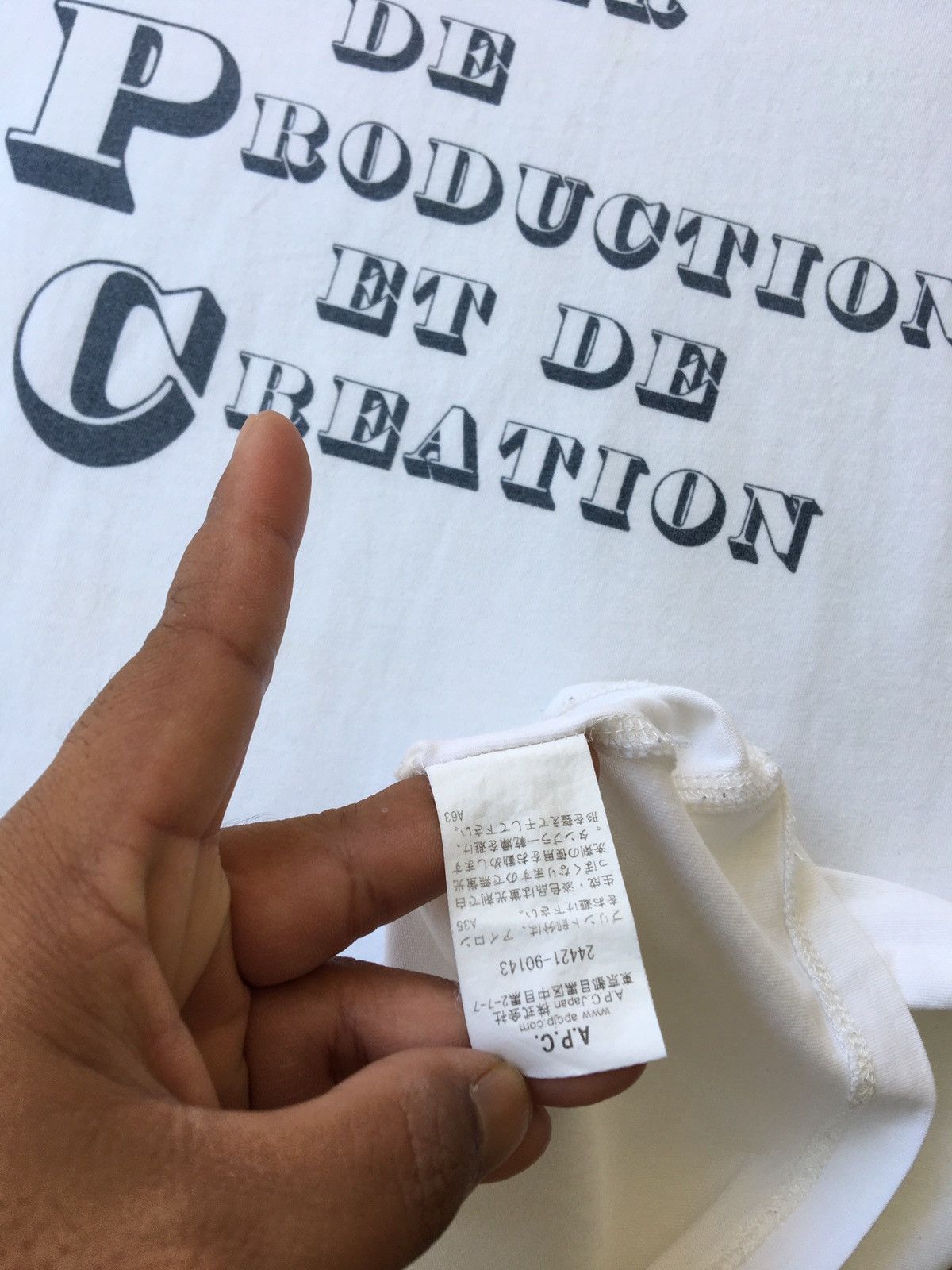 A.P.C. Rare A.P.C Big Logo Spellout Tshirt Size US S / EU 44-46 / 1 - 7 Thumbnail