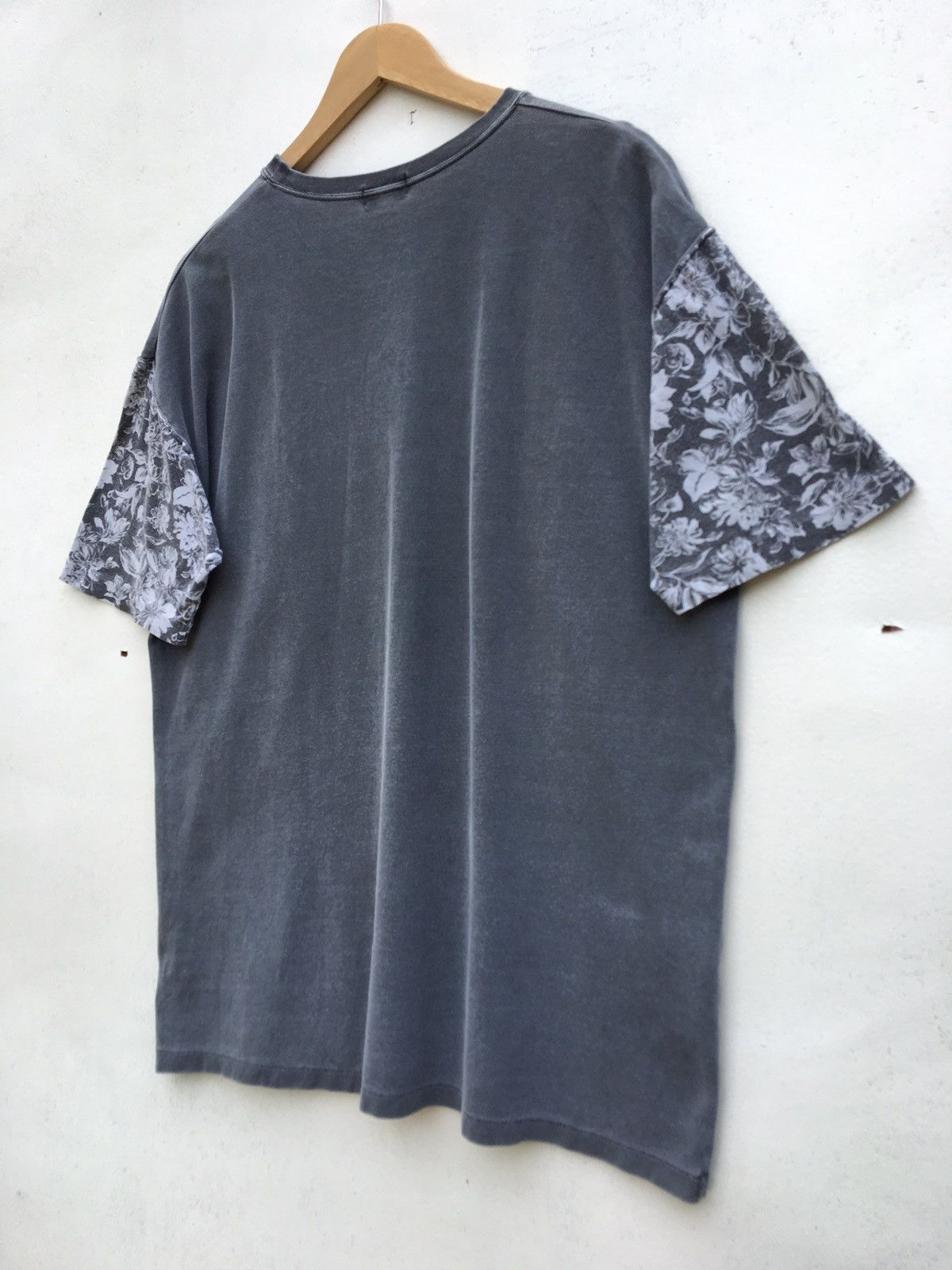 C.P. Company Vintage C.P Company Floral Sleeves Rare Design Tshirt Size US M / EU 48-50 / 2 - 19 Thumbnail