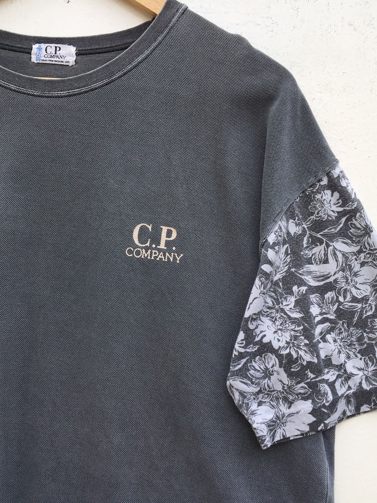 C.P. Company Vintage C.P Company Floral Sleeves Rare Design Tshirt Size US M / EU 48-50 / 2 - 7 Thumbnail