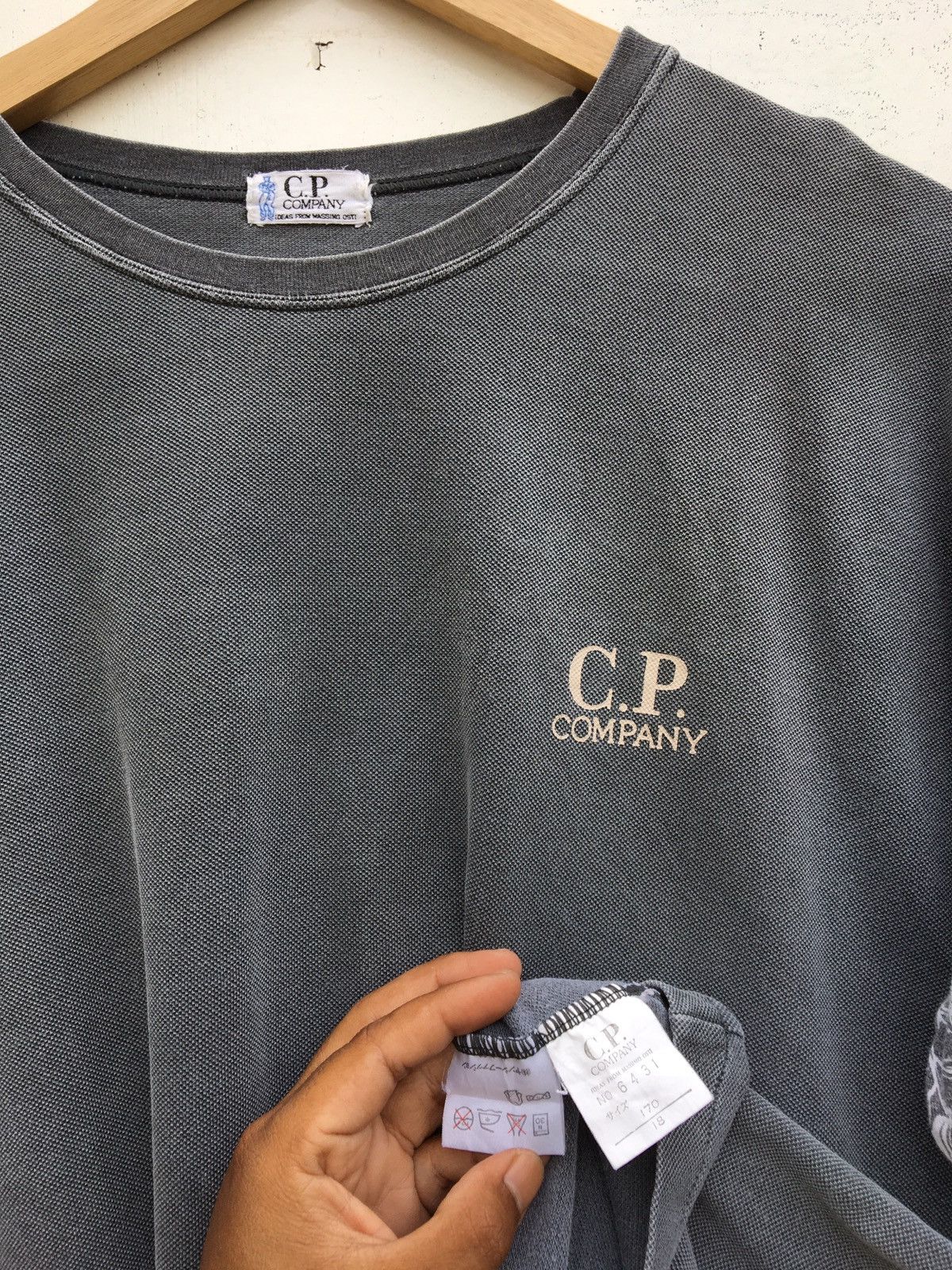 C.P. Company Vintage C.P Company Floral Sleeves Rare Design Tshirt Size US M / EU 48-50 / 2 - 14 Thumbnail