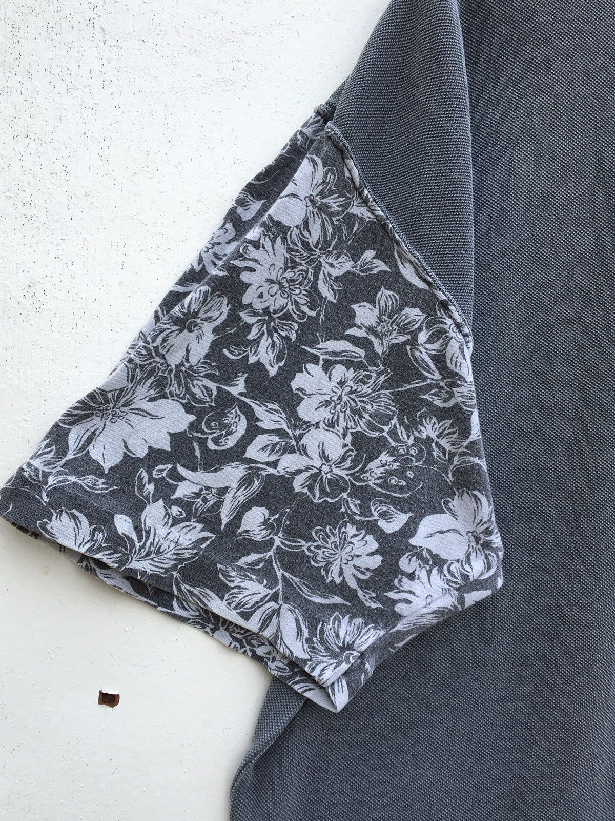 C.P. Company Vintage C.P Company Floral Sleeves Rare Design Tshirt Size US M / EU 48-50 / 2 - 9 Thumbnail