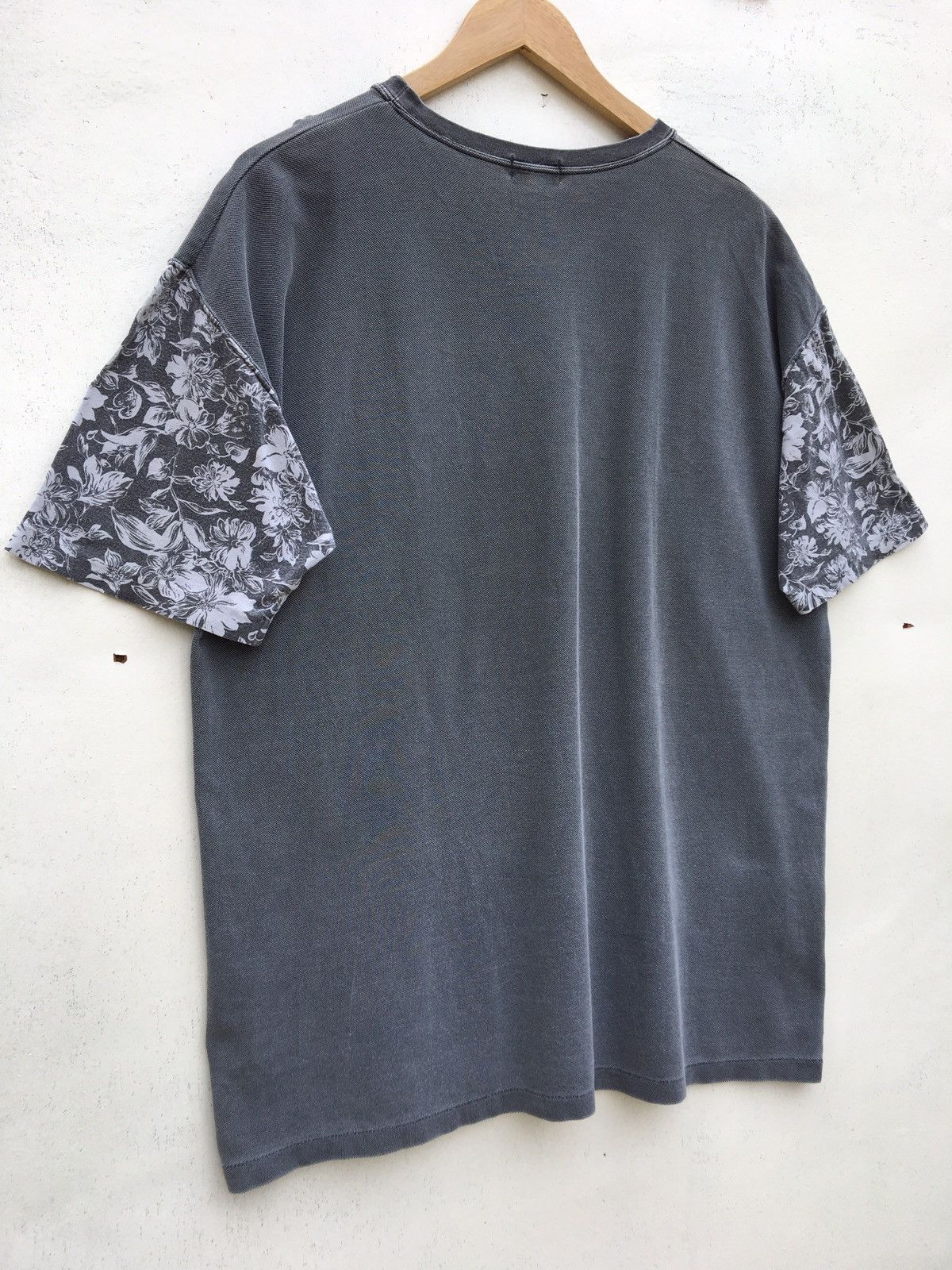 C.P. Company Vintage C.P Company Floral Sleeves Rare Design Tshirt Size US M / EU 48-50 / 2 - 18 Thumbnail