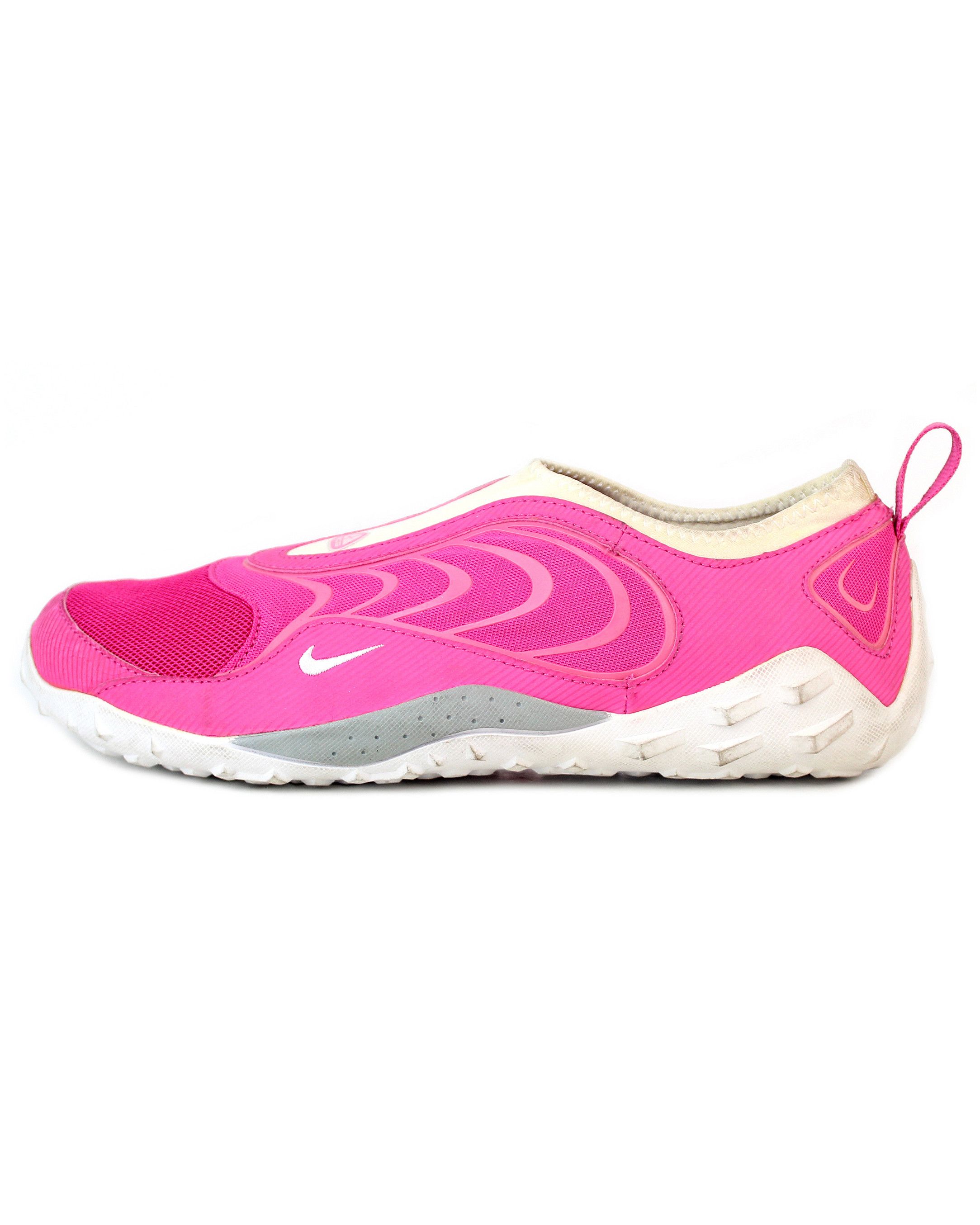 nike acg aqua sock