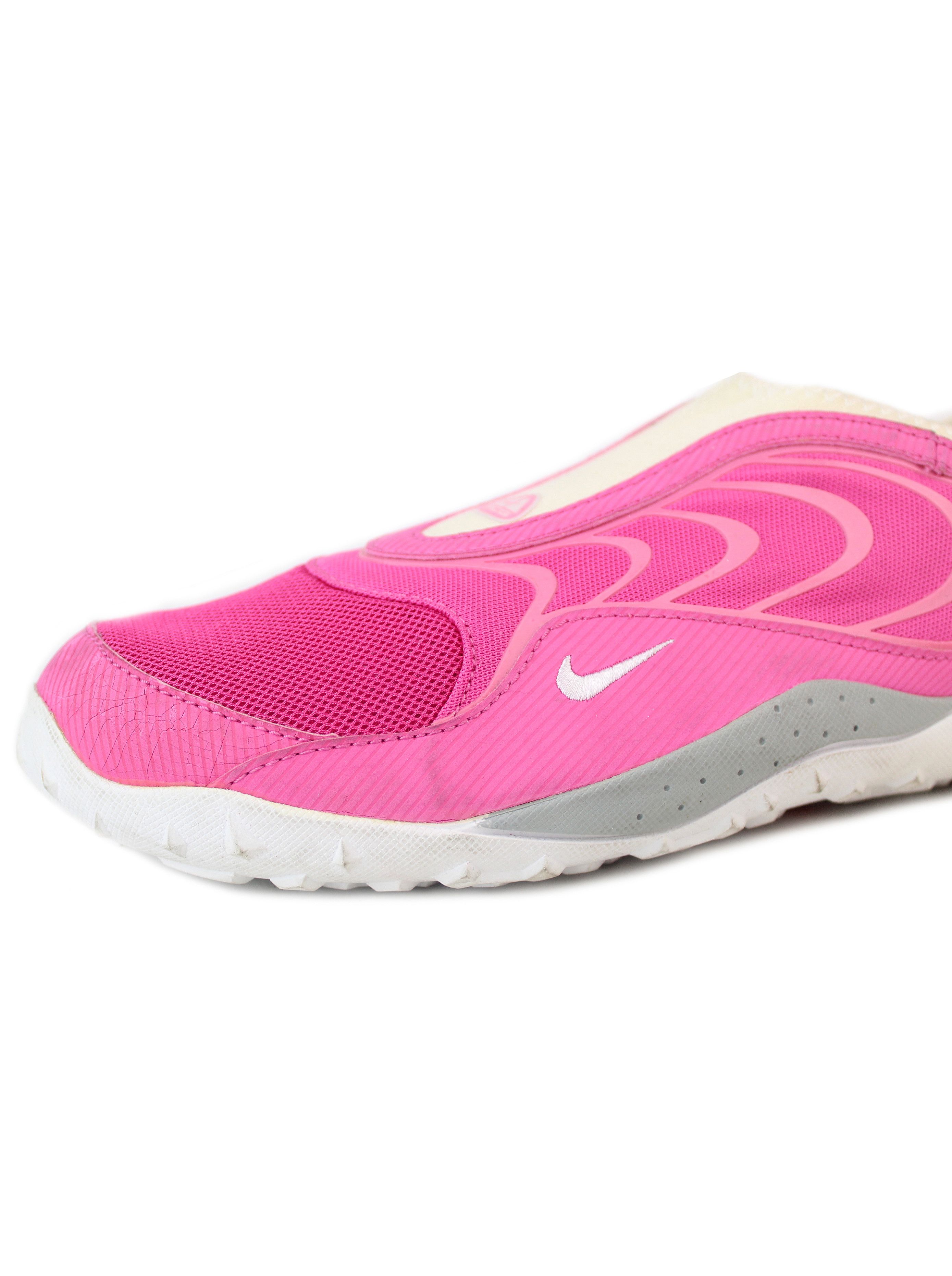 nike acg aqua sock