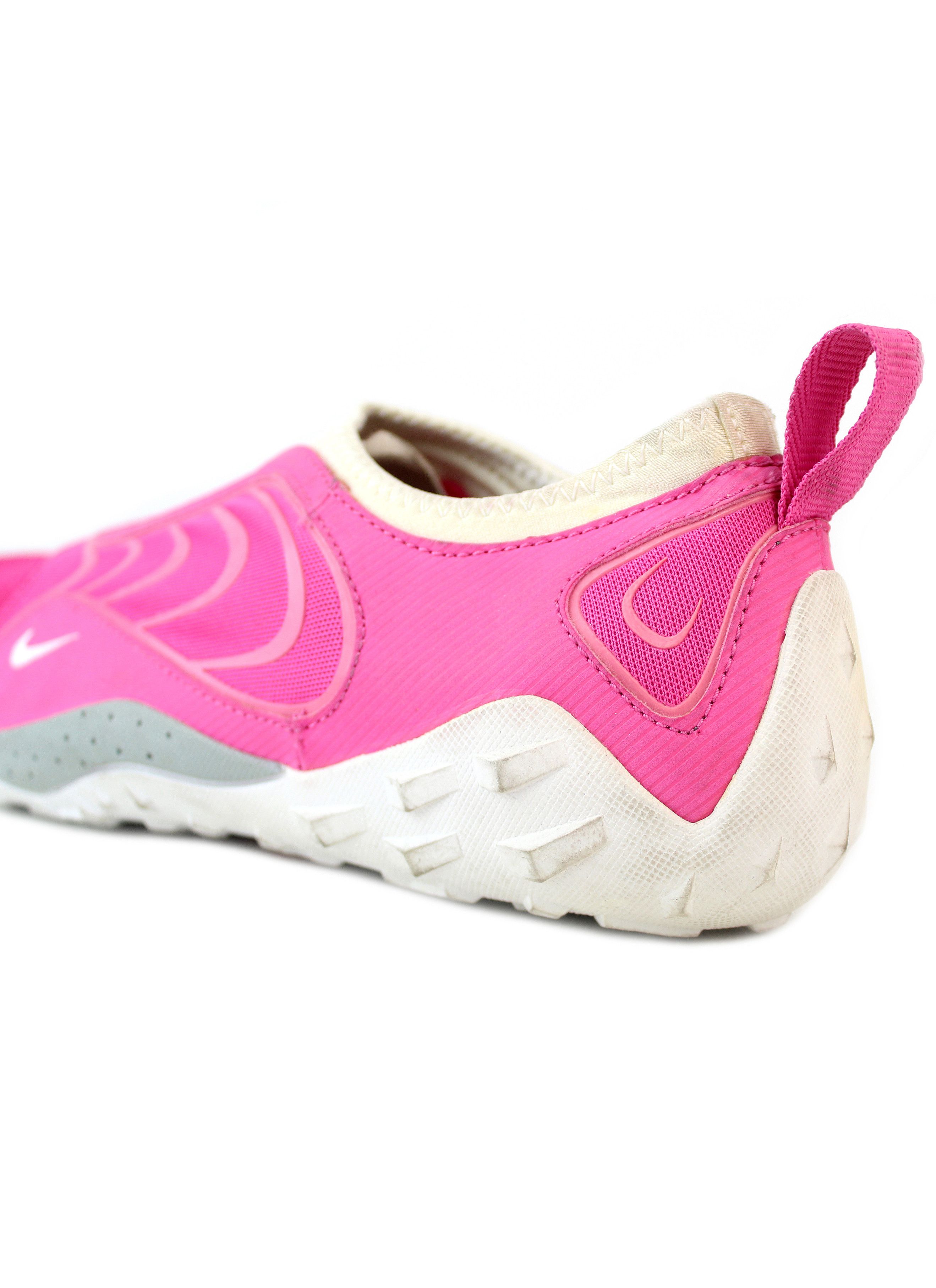 nike acg aqua sock