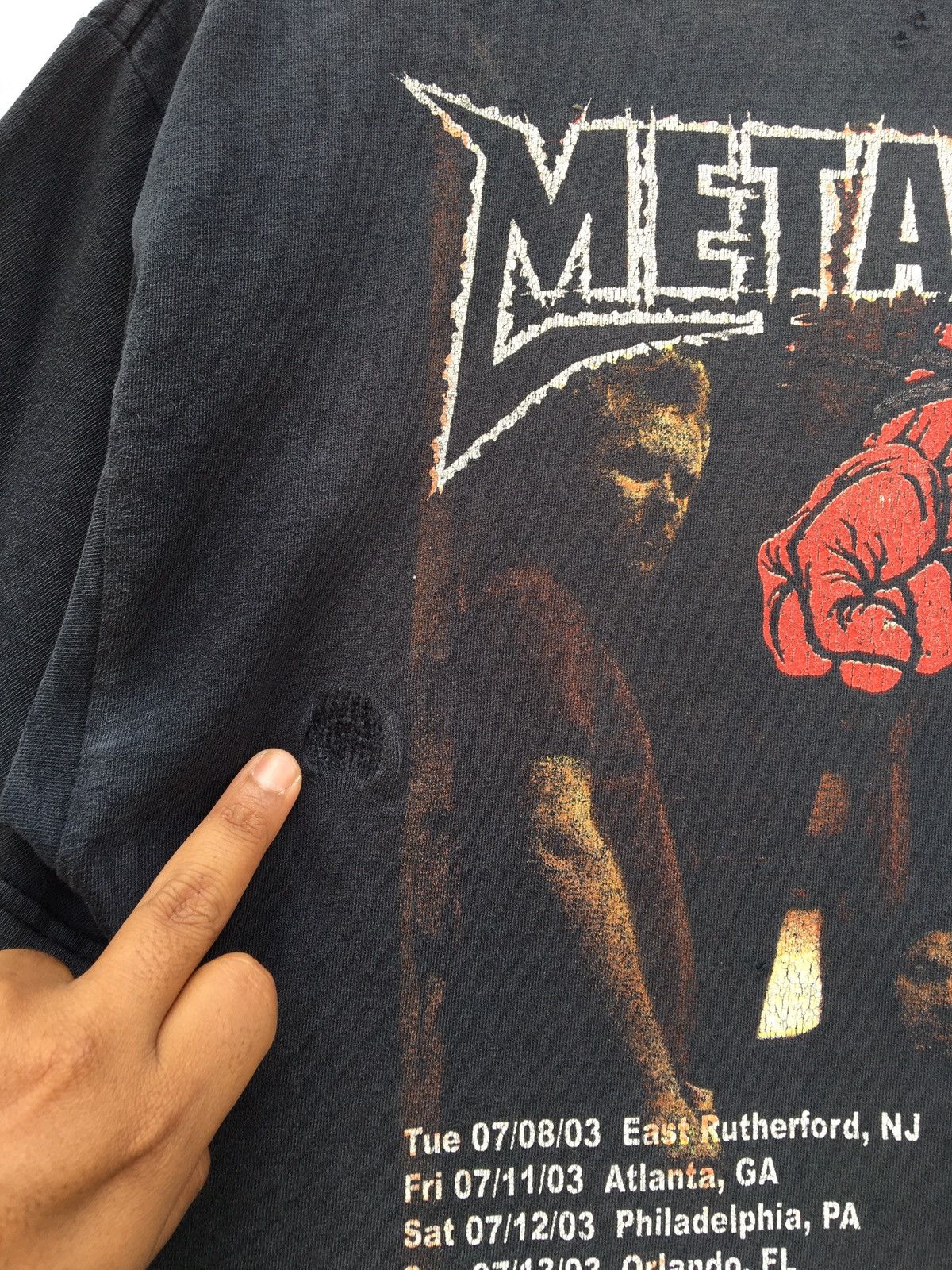 Band Tees Rare Vintage 2003 Metallica Concert Tour Tshirt Size US M / EU 48-50 / 2 - 17 Thumbnail