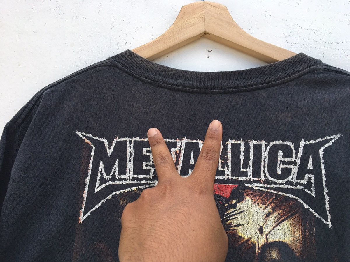 Band Tees Rare Vintage 2003 Metallica Concert Tour Tshirt Size US M / EU 48-50 / 2 - 20 Thumbnail