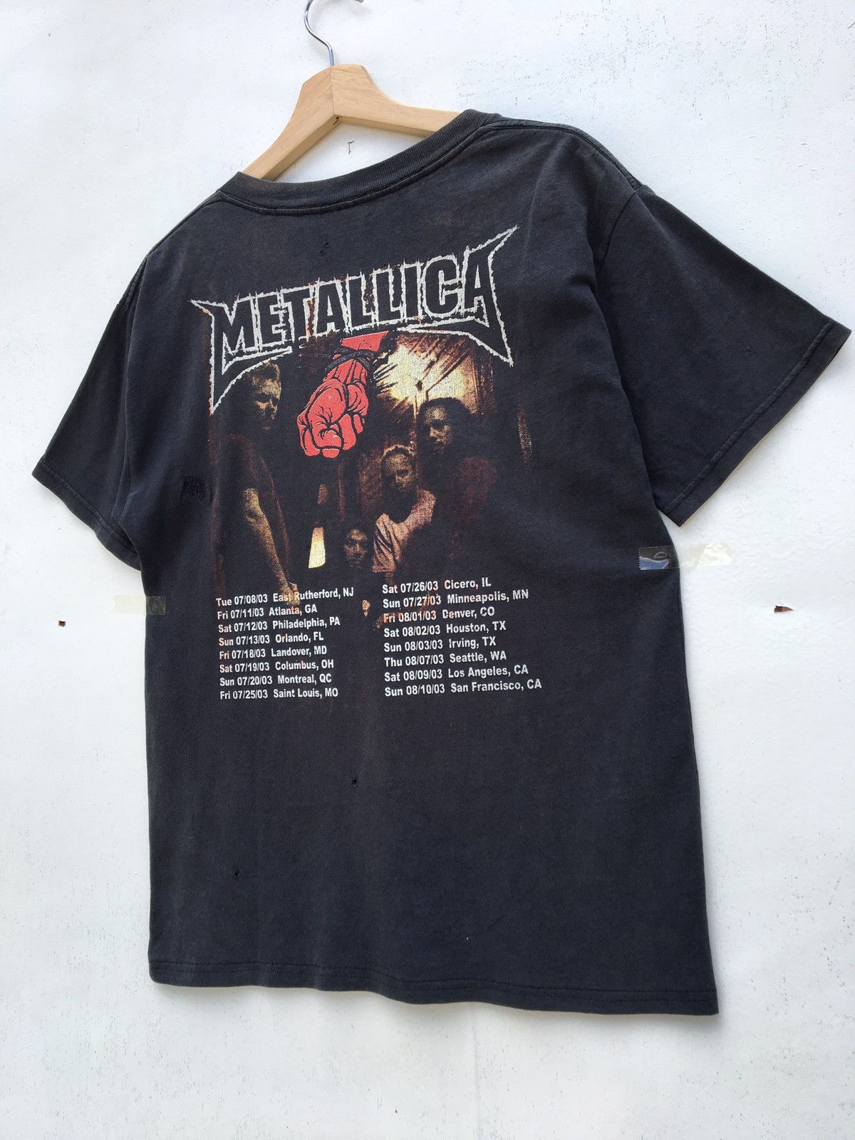Band Tees Rare Vintage 2003 Metallica Concert Tour Tshirt Size US M / EU 48-50 / 2 - 14 Thumbnail