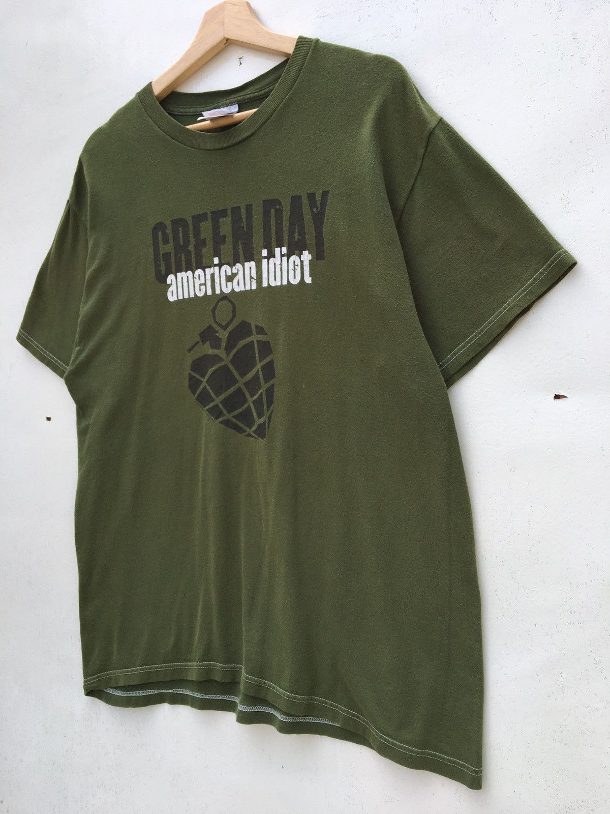 Band Tees Vintage Green Day American Idiot Tour Tshirt Size US M / EU 48-50 / 2 - 4 Thumbnail