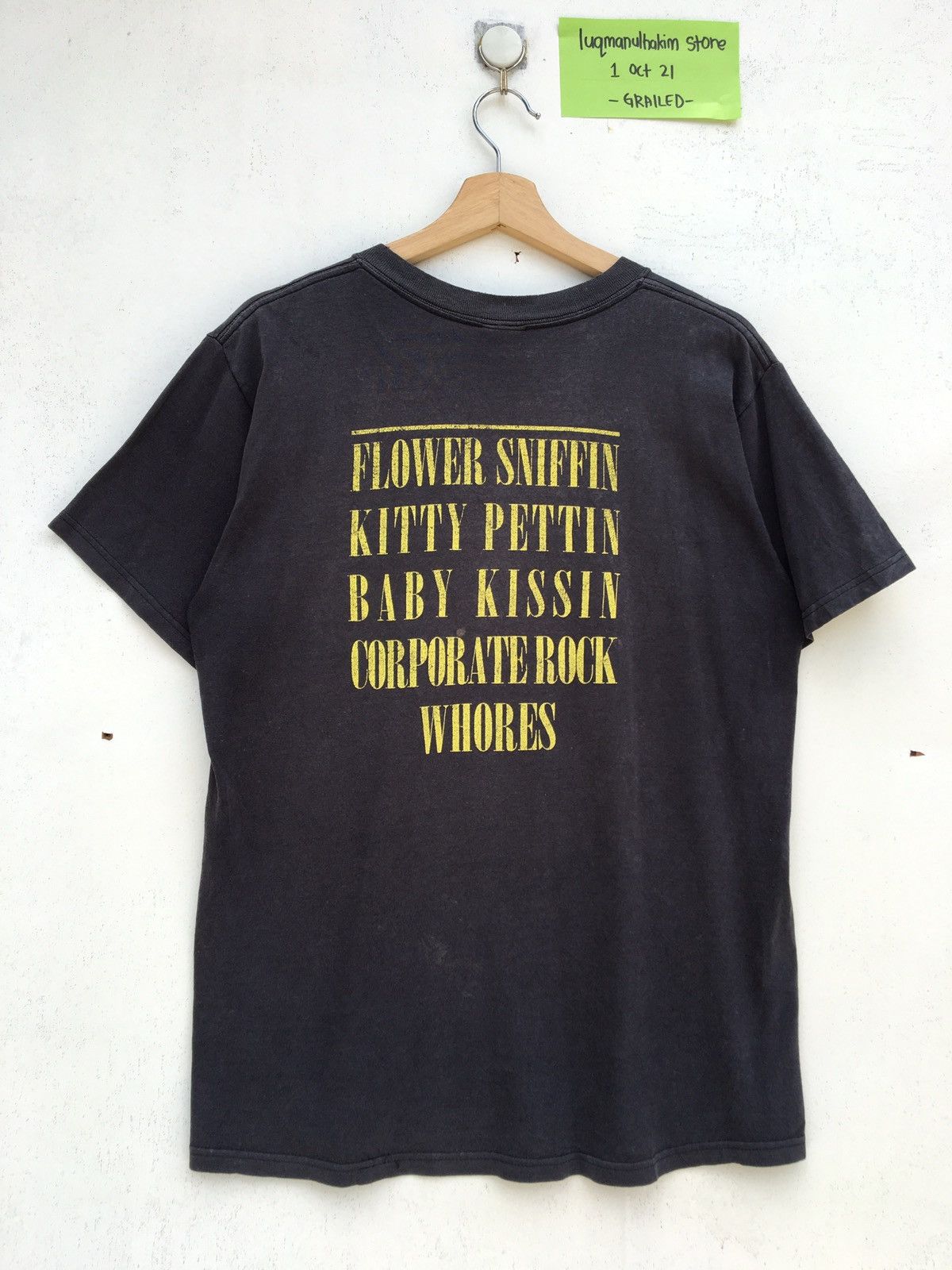 Band Tees Vintage Nirvana Kurt Cobain 2003 Anvil Tag Size US M / EU 48-50 / 2 - 14 Thumbnail