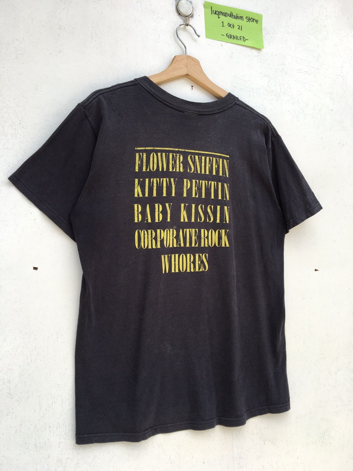 Band Tees Vintage Nirvana Kurt Cobain 2003 Anvil Tag Size US M / EU 48-50 / 2 - 15 Thumbnail