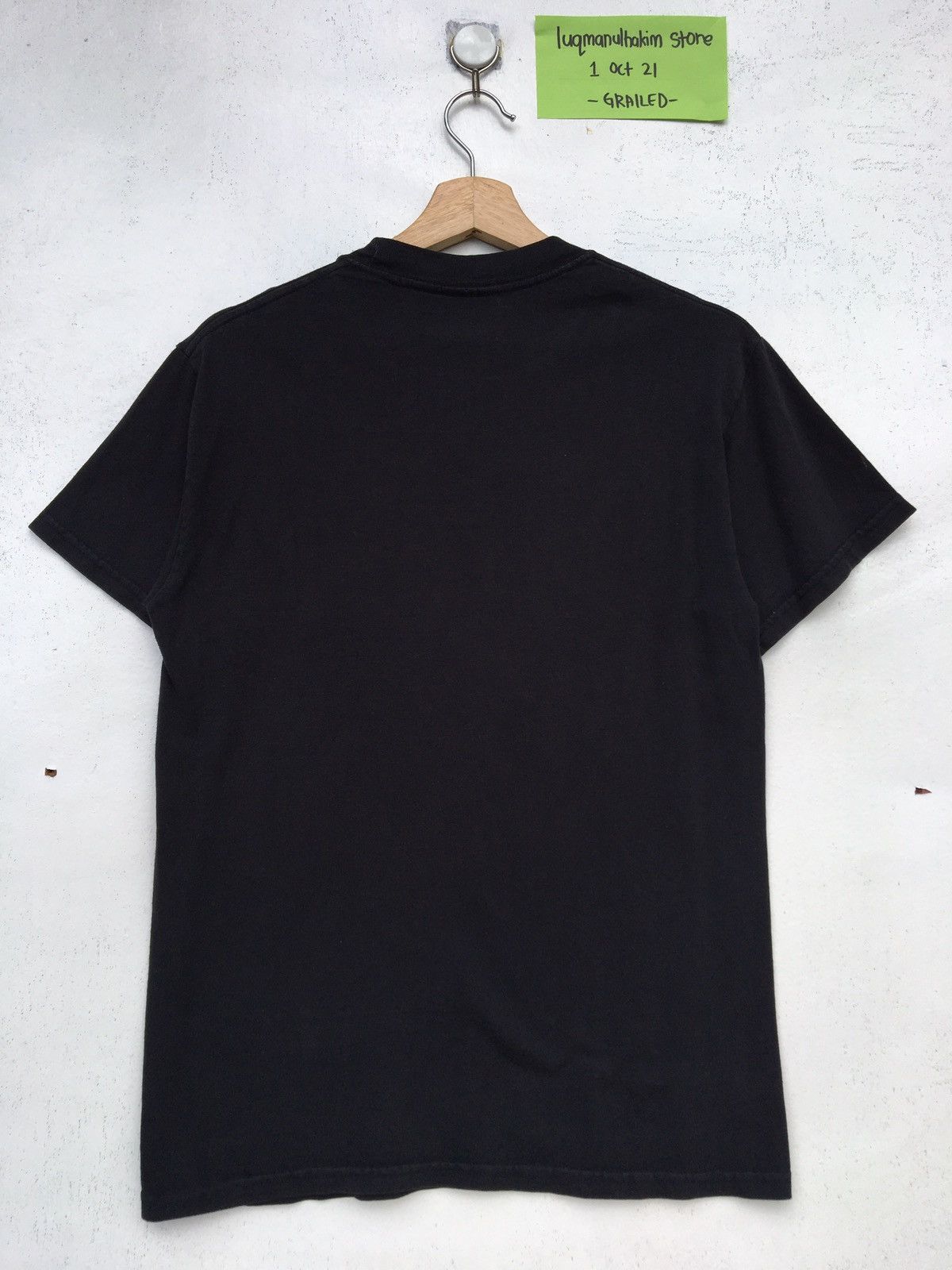 Nirvana Rare Vintage 2003 Nirvana Vestibule Logo Tshirt Size US M / EU 48-50 / 2 - 12 Thumbnail