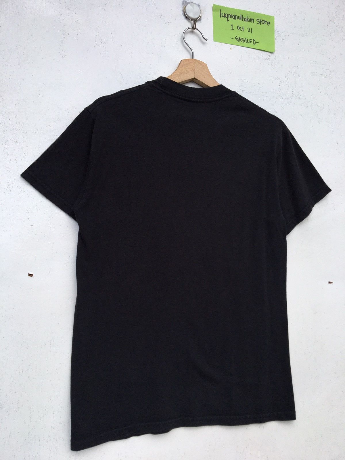 Nirvana Rare Vintage 2003 Nirvana Vestibule Logo Tshirt Size US M / EU 48-50 / 2 - 13 Thumbnail