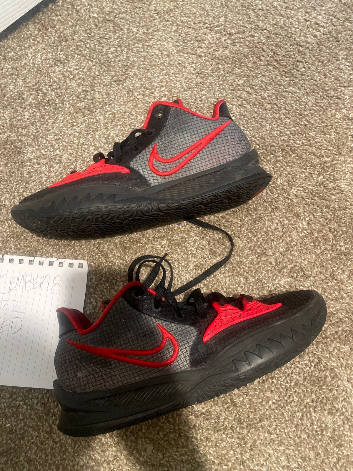 Nike Kyrie Irving Size US 11 / EU 44 - 2 Preview
