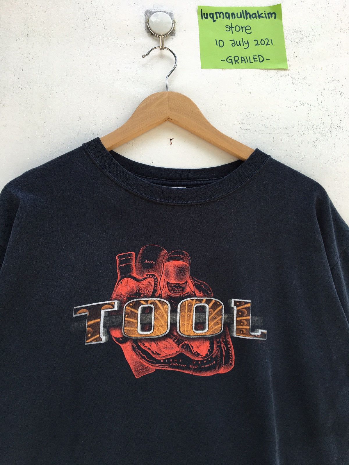 Band Tees Vintage TOOL Undertow Heart Anatomy Band T-Shirt Size US L / EU 52-54 / 3 - 5 Thumbnail