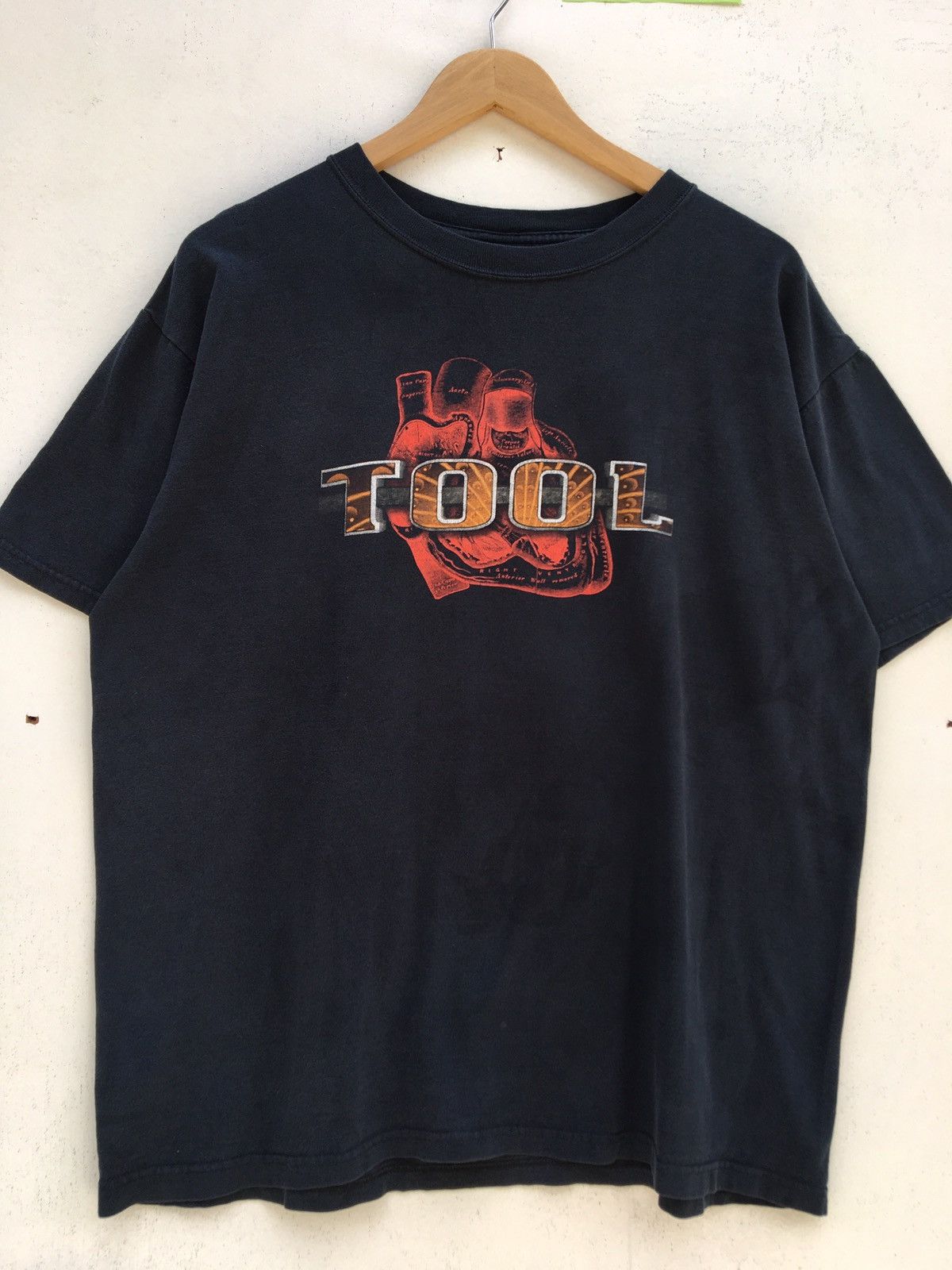 Band Tees Vintage TOOL Undertow Heart Anatomy Band T-Shirt Size US L / EU 52-54 / 3 - 4 Thumbnail