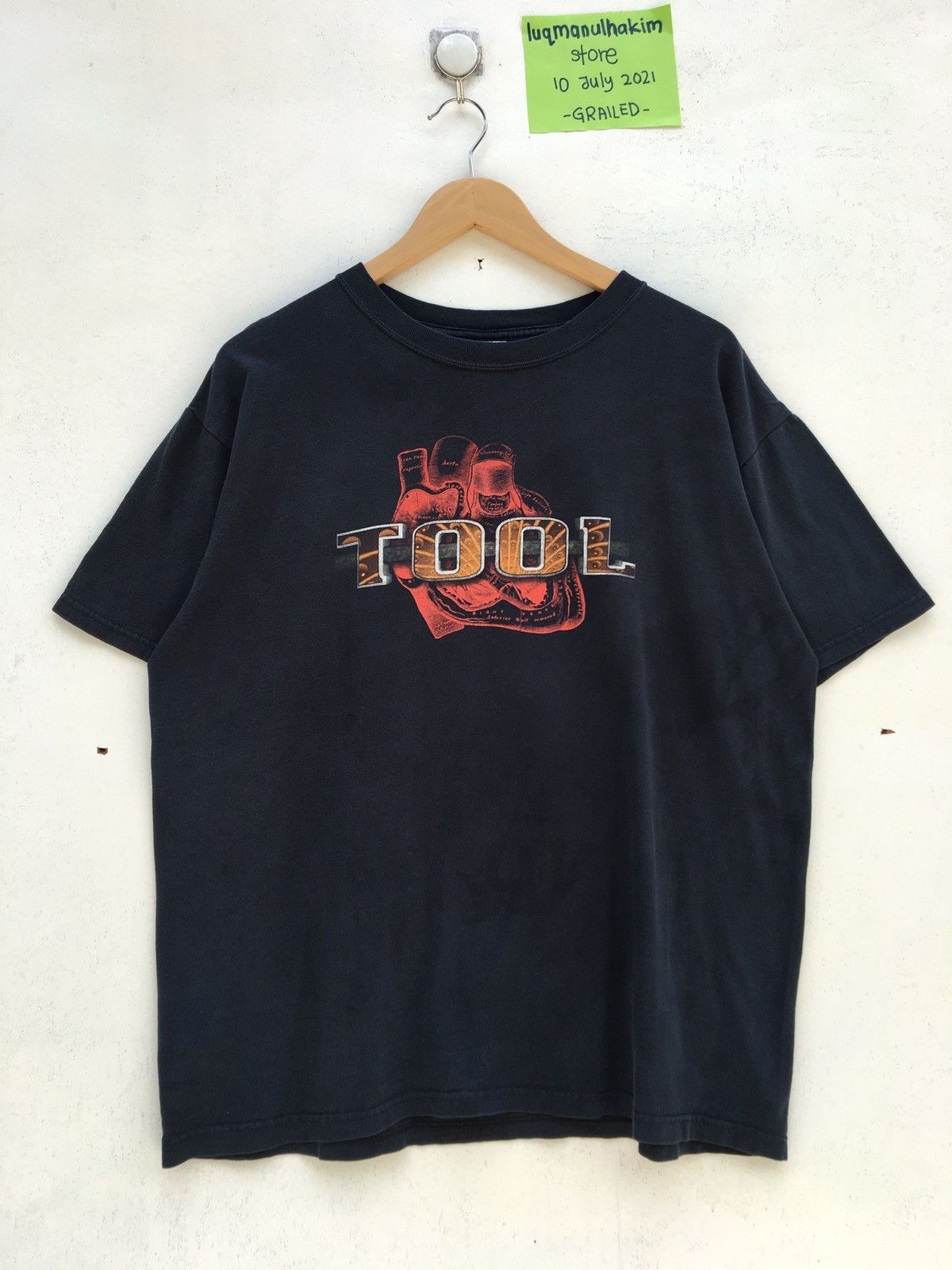 Band Tees Vintage TOOL Undertow Heart Anatomy Band T-Shirt Size US L / EU 52-54 / 3 - 1 Thumbnail