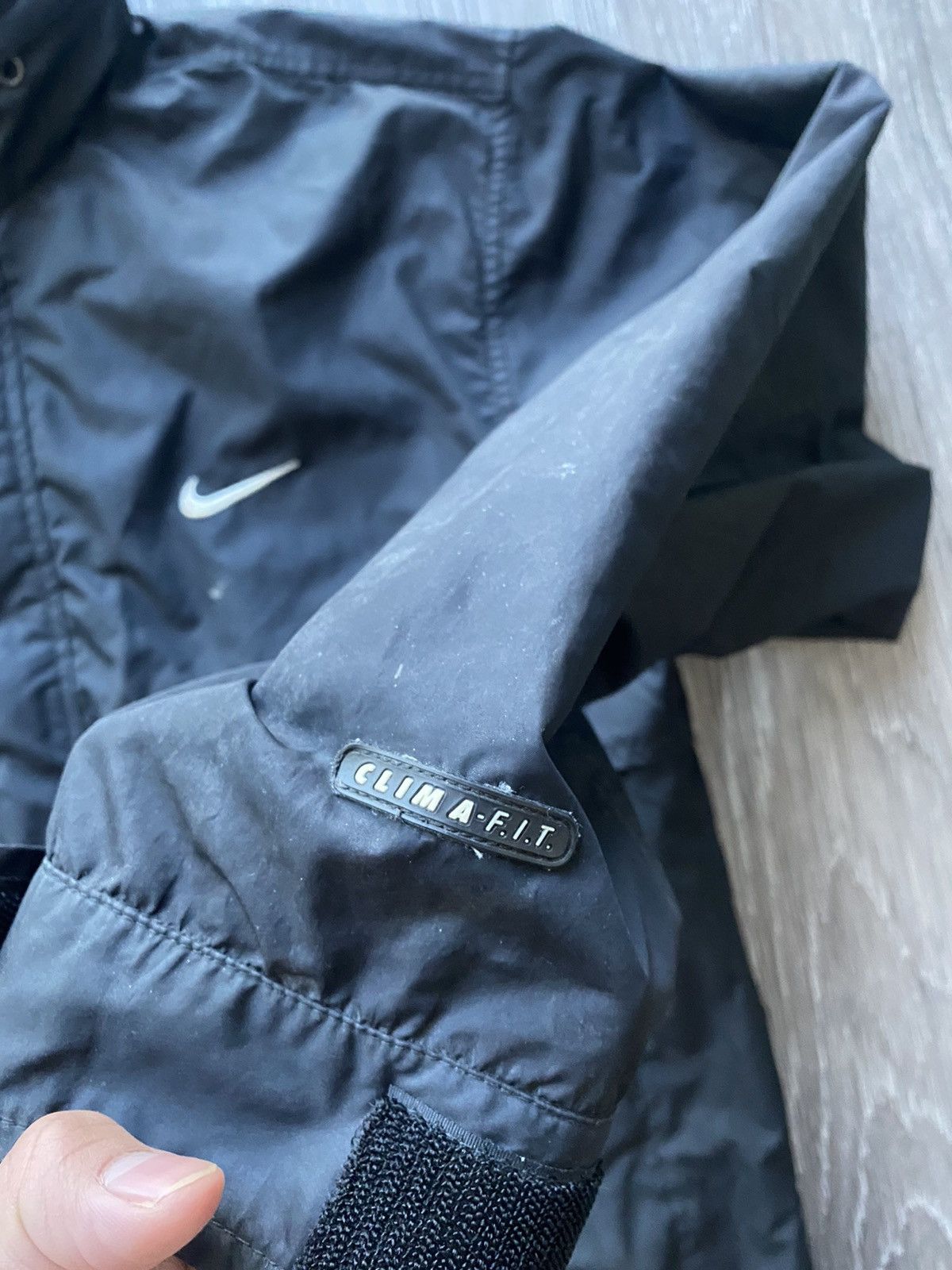 Nike Vintage Nike Light Jacket Black White Swoosh Zip Up Size US L / EU 52-54 / 3 - 5 Thumbnail
