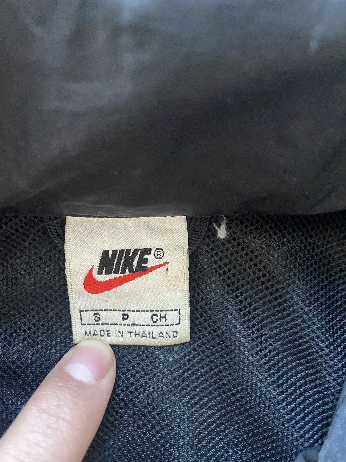 Nike Vintage Nike Light Jacket Black White Swoosh Zip Up Size US L / EU 52-54 / 3 - 6 Thumbnail