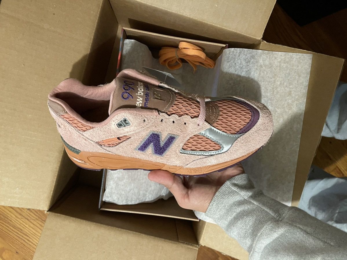 SALEHE BEMBURY X NEW BALANCE SAND BE THE TIME 990V2