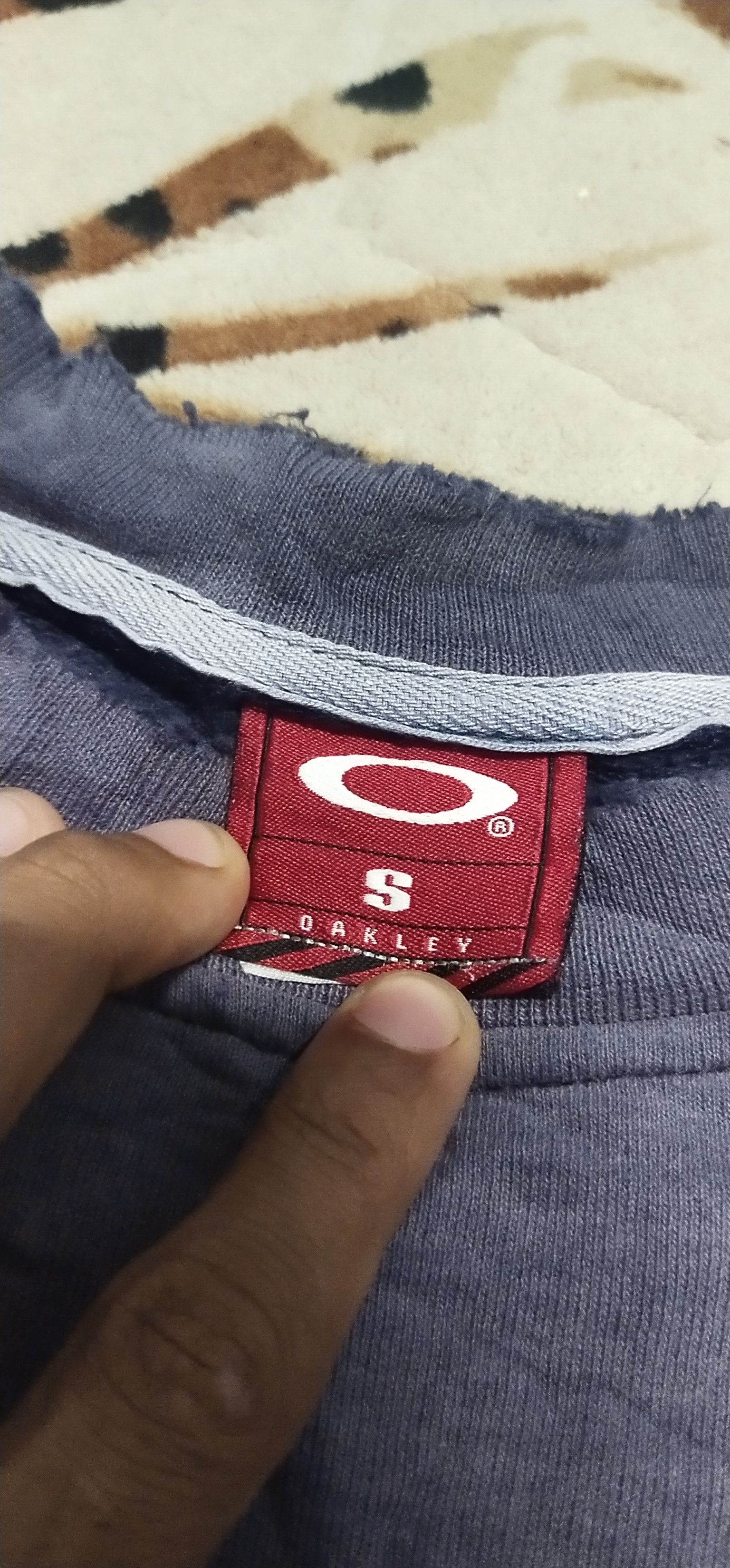 Oakley Final💥 Drop Vintage Oakley Destressed Sweatshirt S Size US S / EU 44-46 / 1 - 9 Thumbnail
