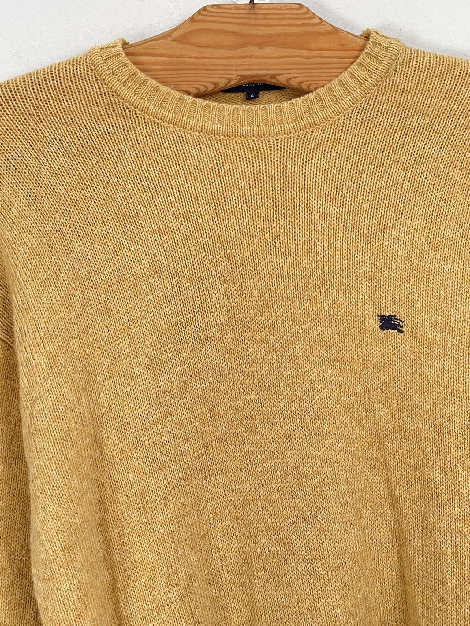 Burberry 🔥wool heavy jumper sweater Burberry size L yellow mustard Size US L / EU 52-54 / 3 - 1 Thumbnail