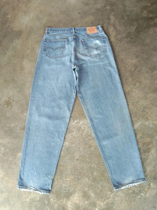 Levi's Vintage Levi's Jeans 560 Relaxed Blue Wash Denim 36x34 Size US 36 / EU 52 - 2 Thumbnail