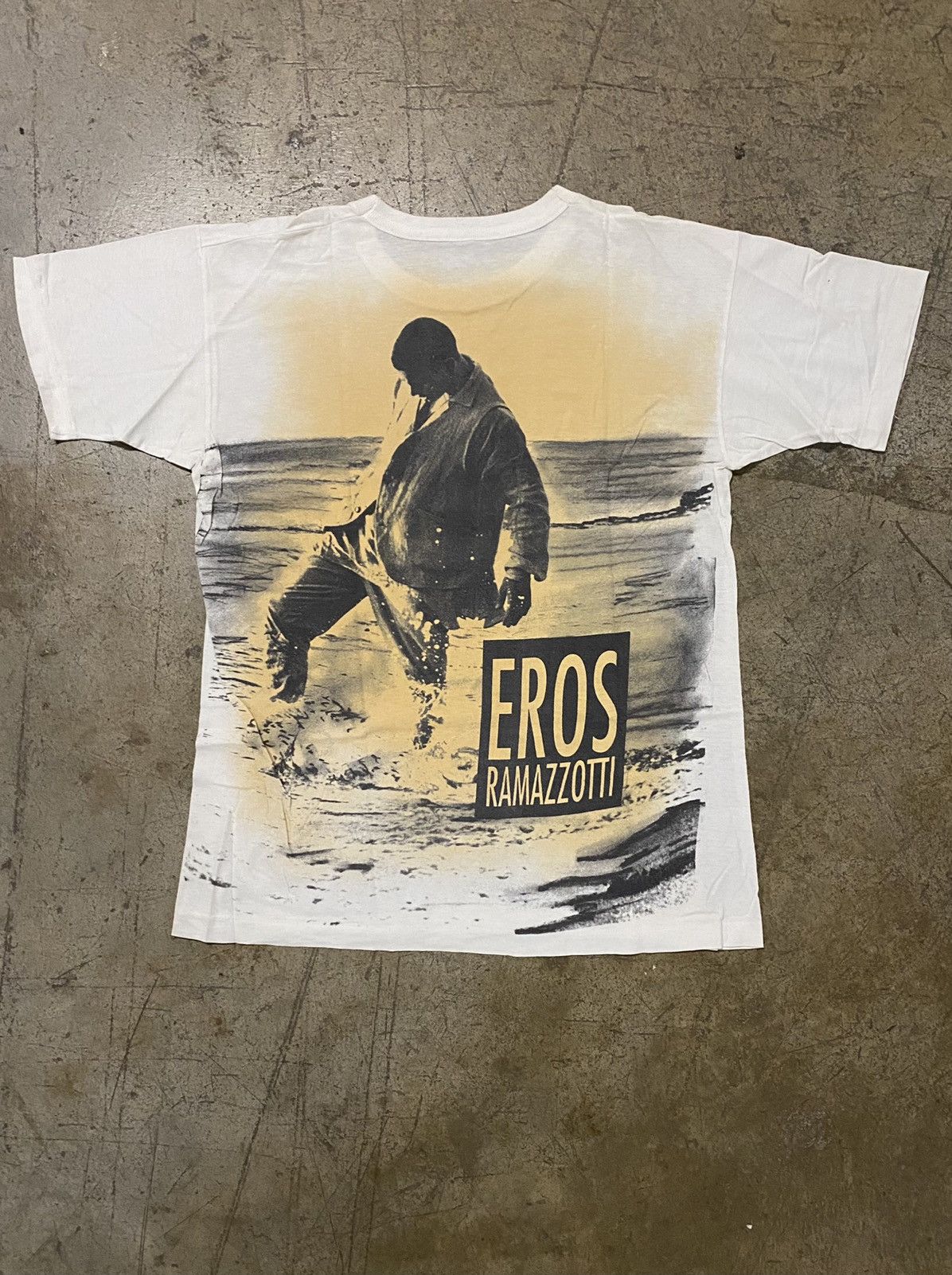 Vintage Vintage Eros Ramazzoti t shirt 90s Size US L / EU 52-54 / 3 - 2 Thumbnail